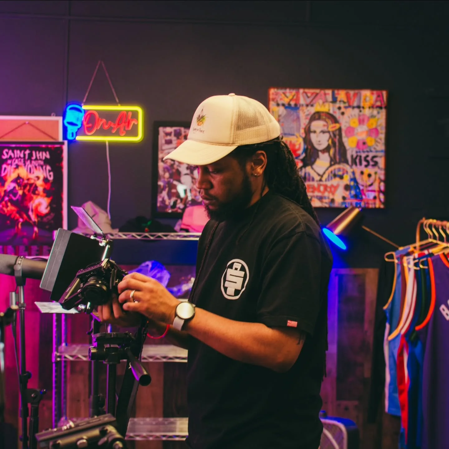 Keep it Creative! 
💼 @iamrootbrand x @thisorthat.365 
🛒 www.iamrootco.com/shop