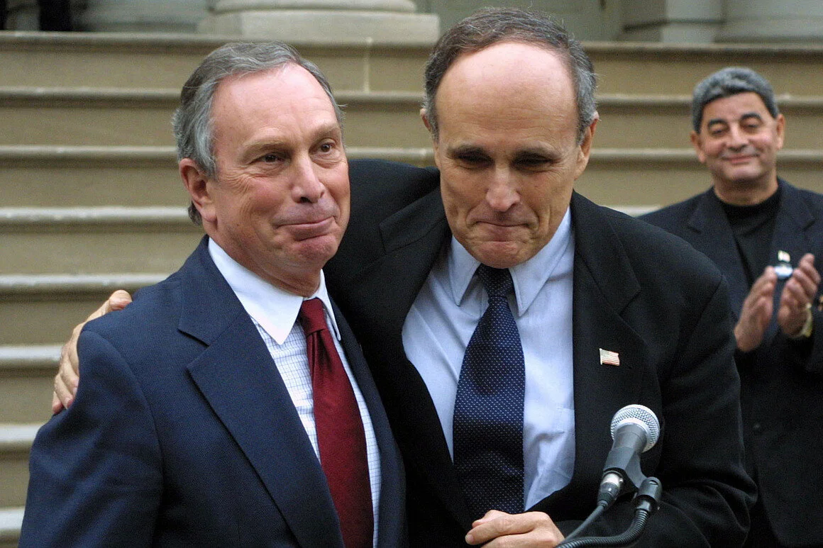 01-30-20-giuliani-endorses-bloomberg-ap-10-27-2001.jpeg