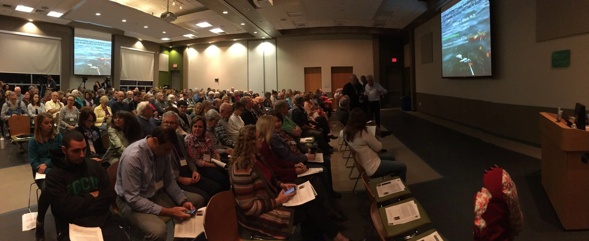 01-10-19-red-tide-lecture-pano.jpg