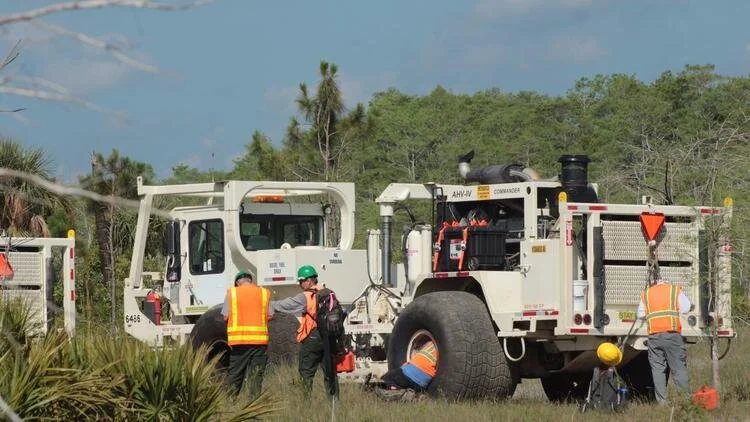 seismic-trucks-in-big-cypress-10-3-17.jpg
