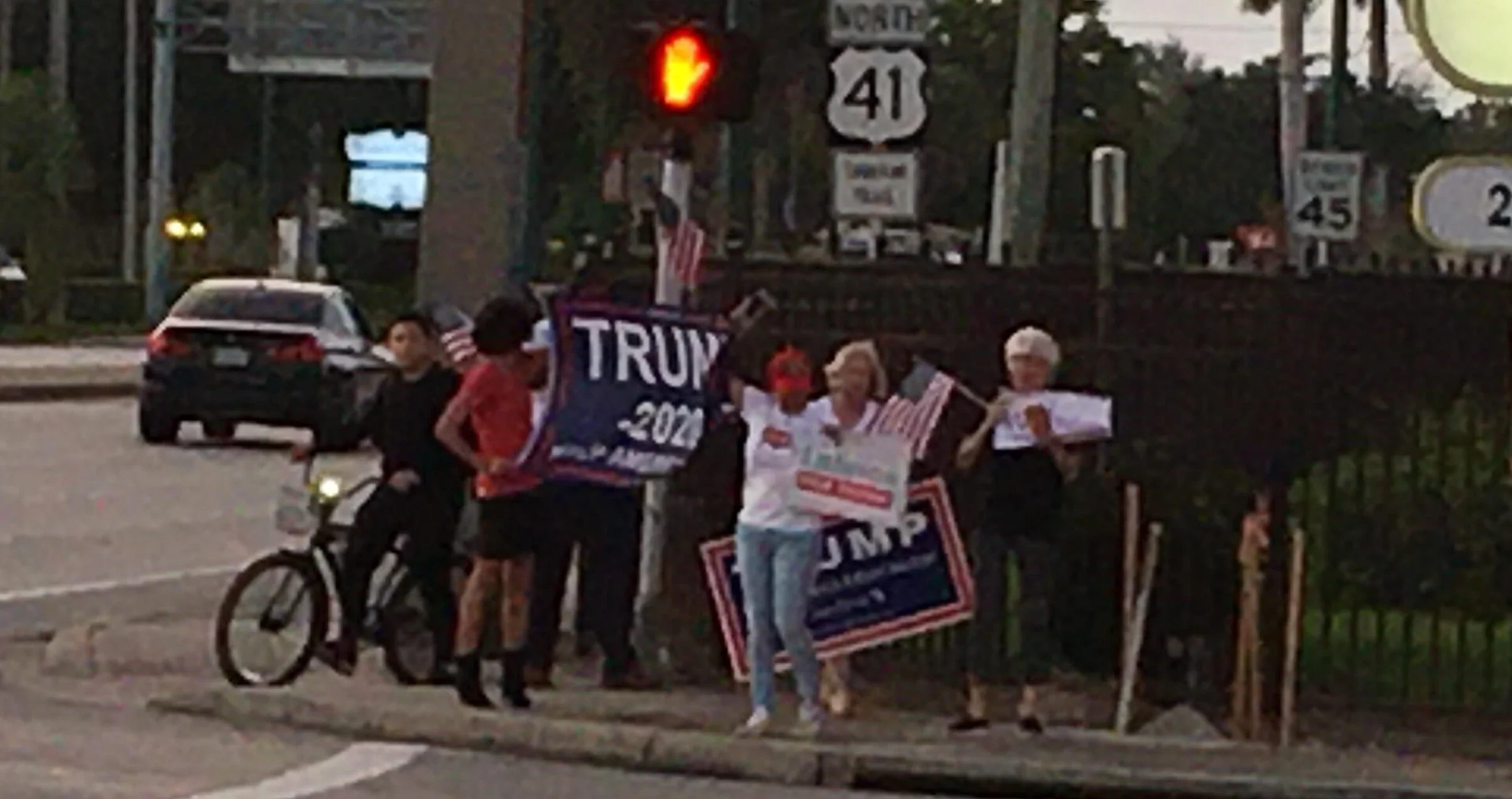 12-17-19-trumper-demo-in-naples-e1576688830509.jpg