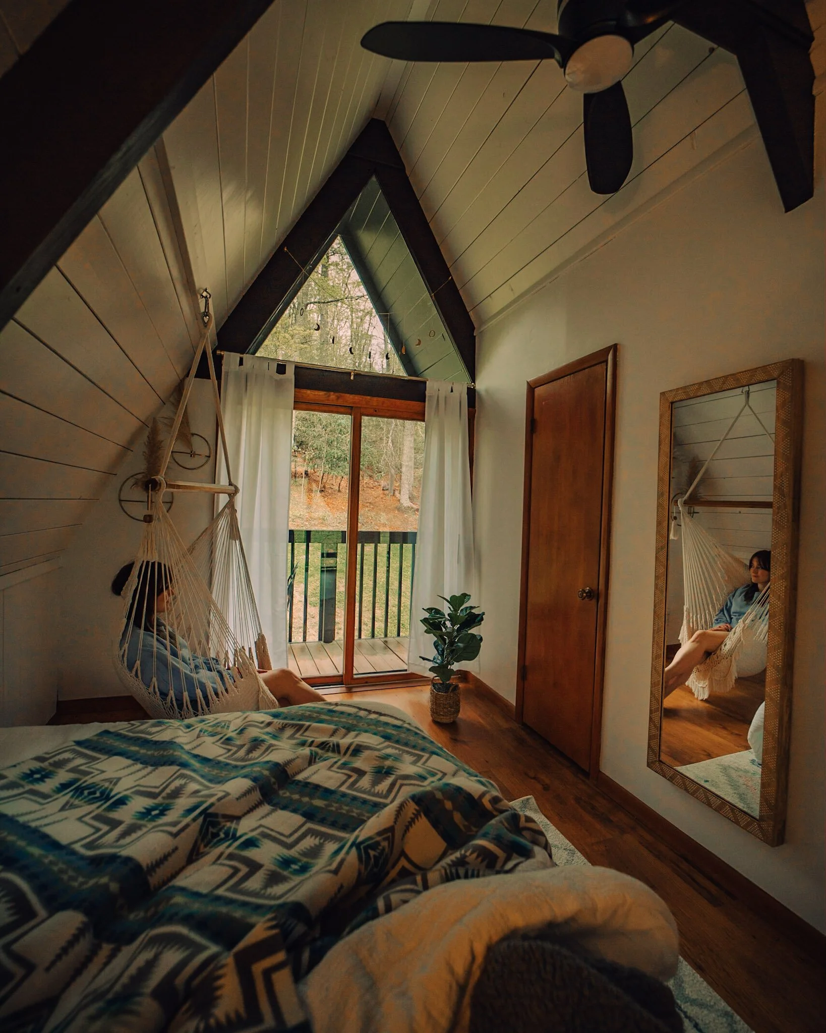 loftbedroom.jpeg