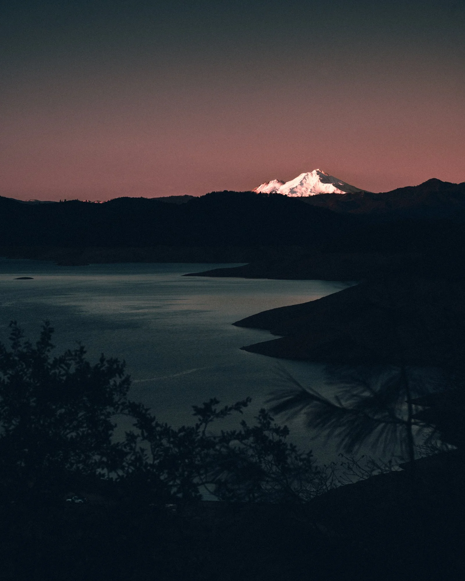 shasta-mountain-shastalake.jpg