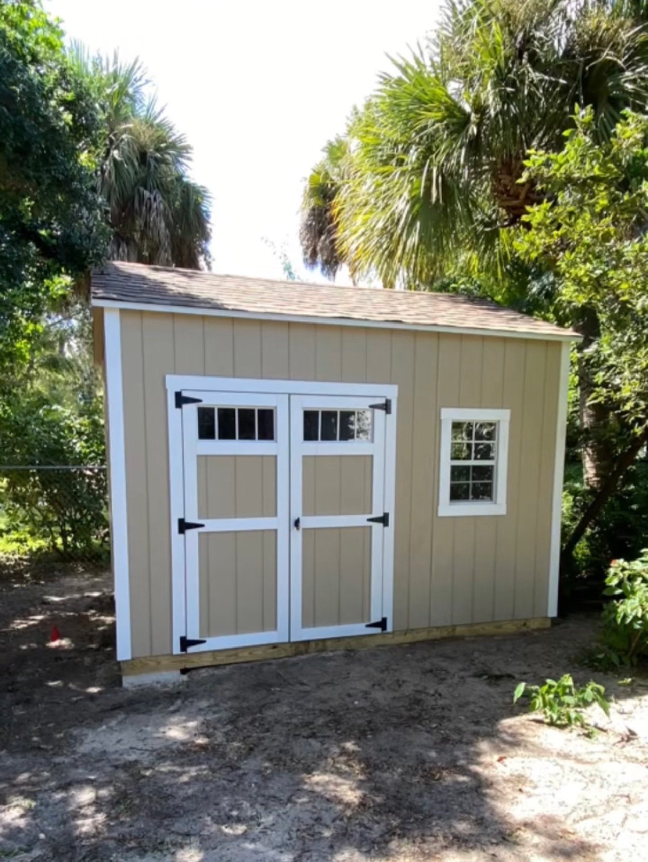 10x12 with 8ft high top walls and transom doors