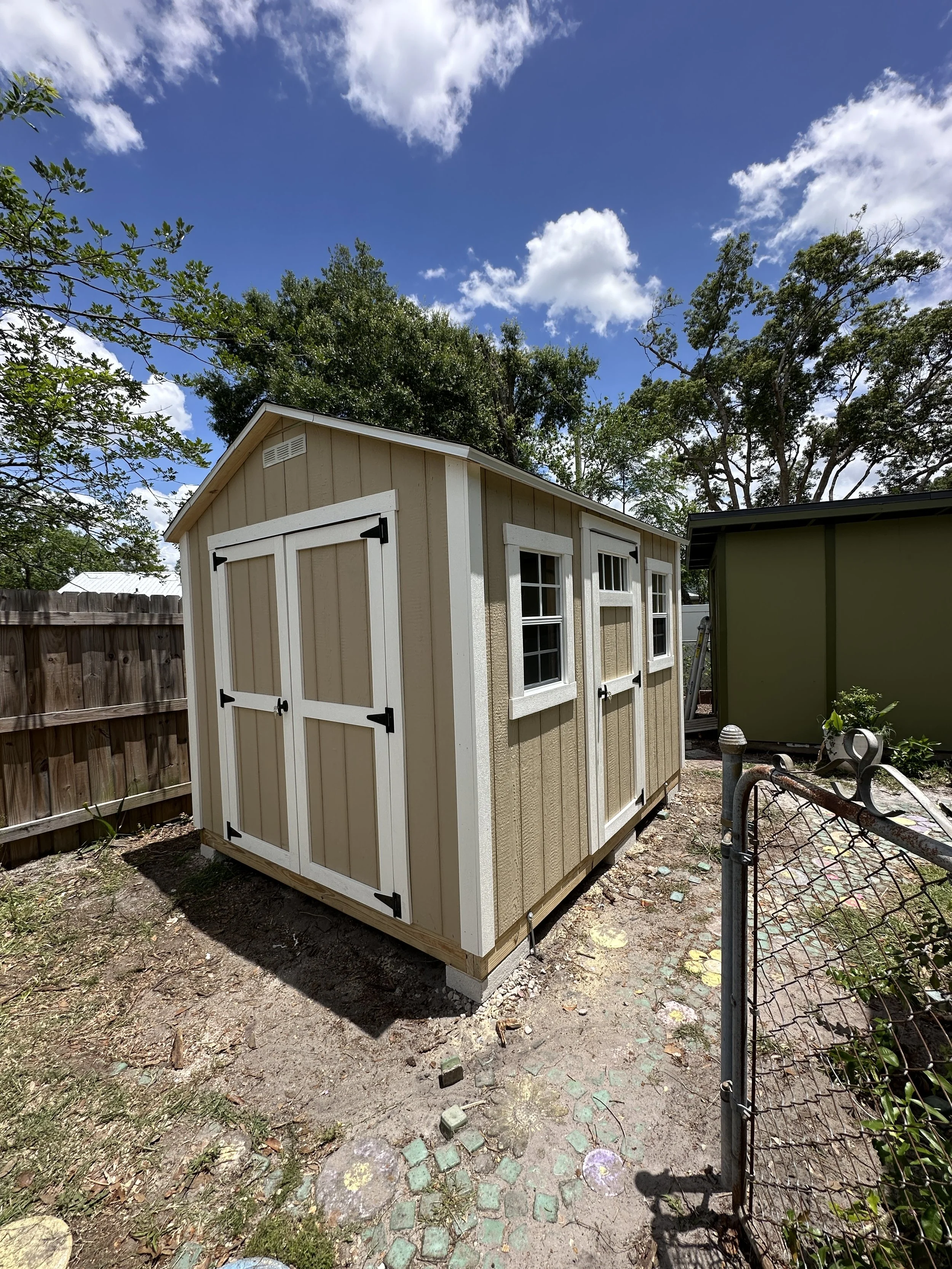 8x10 The Palmetto with extra single transom door.