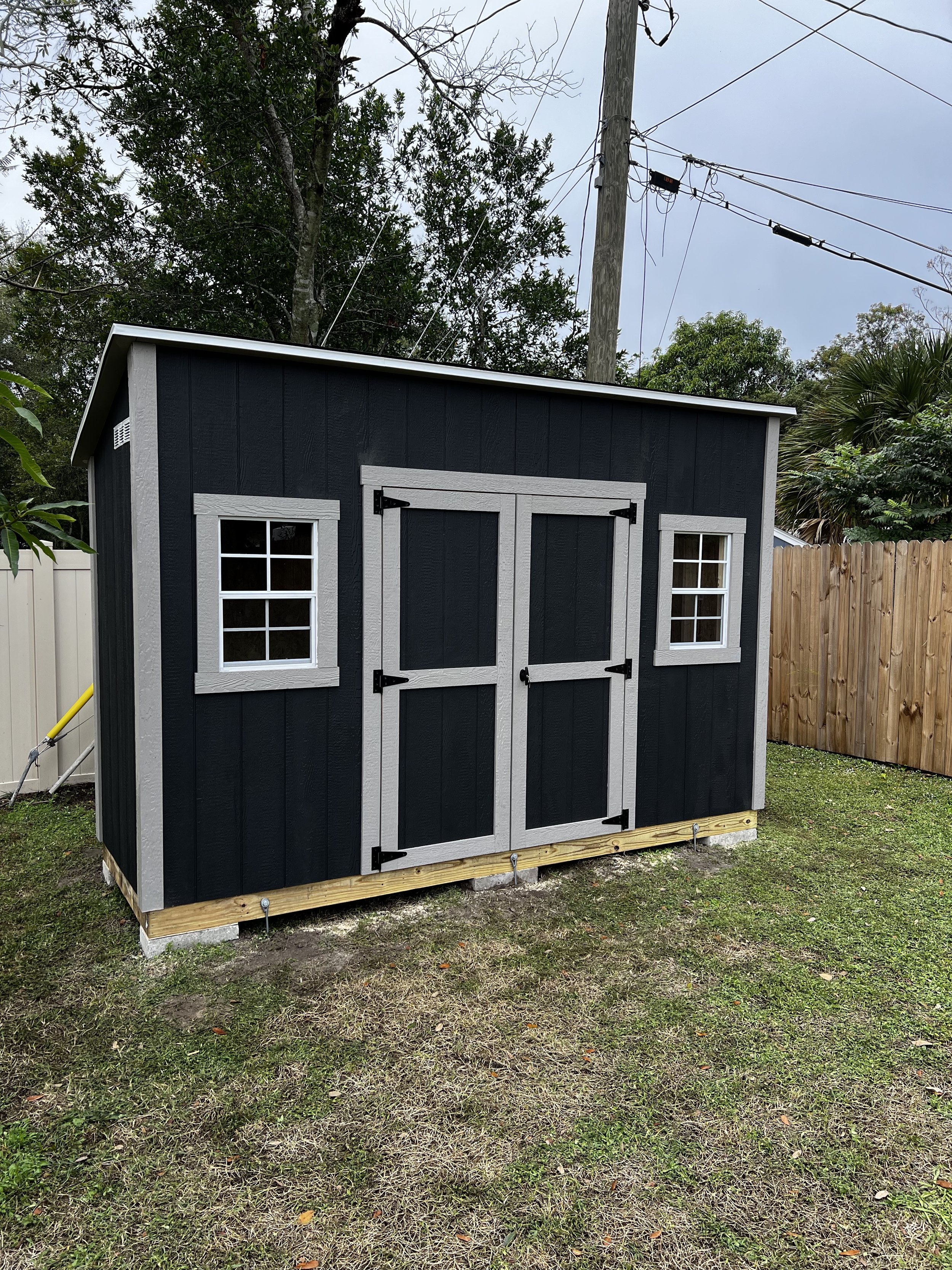 4x12 Lean to with custom paint.