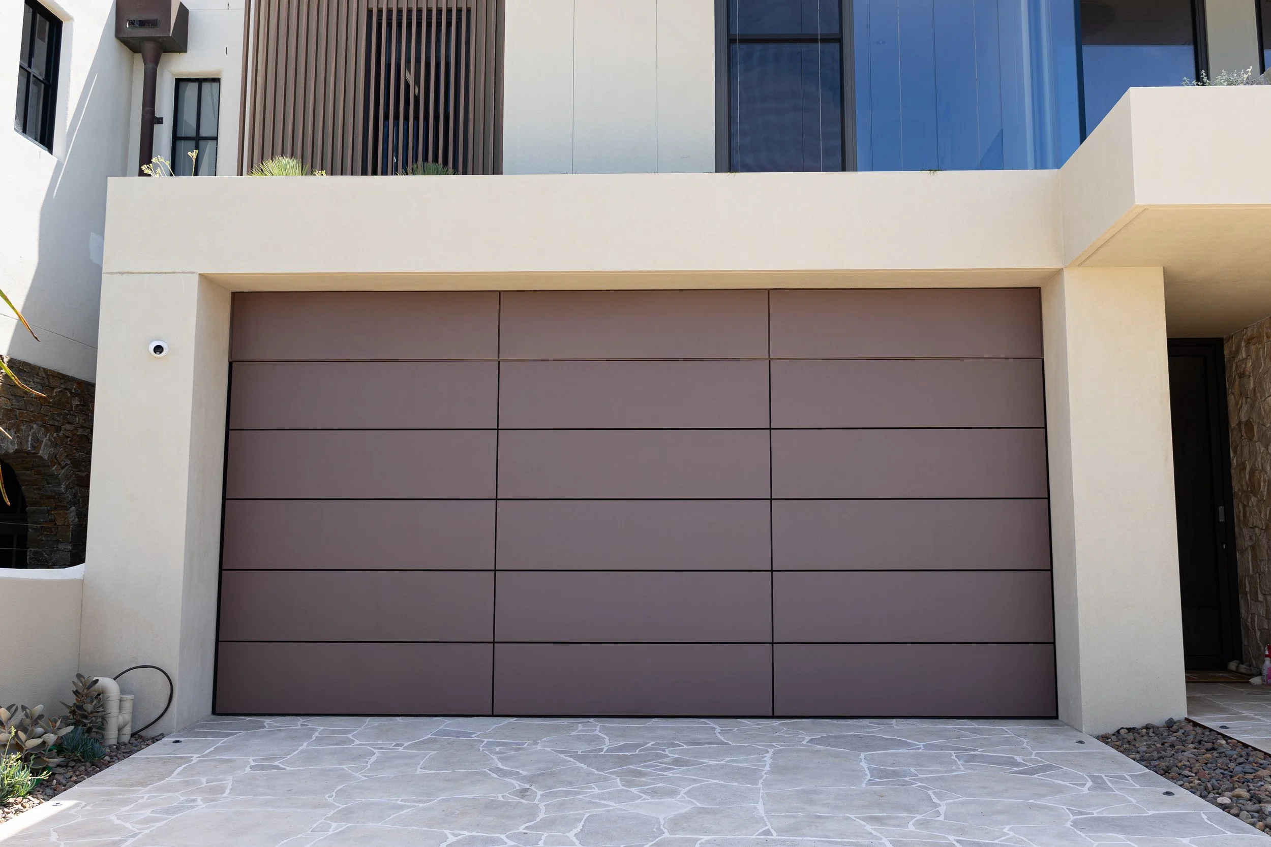 Garage Door / Bar Beach