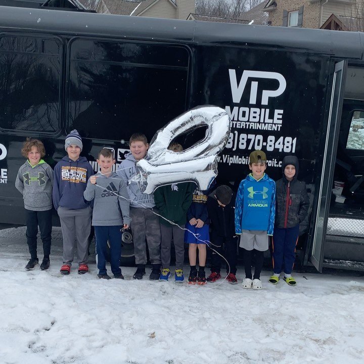 Happy Birthday 10th Birthday!! We look to make everyone&rsquo;s experience unforgettable here at #Vipmobiledetroit ! Head over to www.vipmobiledetroit.com to book your kids next video game themed birthday party 😁👾🕹🎮🚐 #gamebusrentaldetroit #gamet