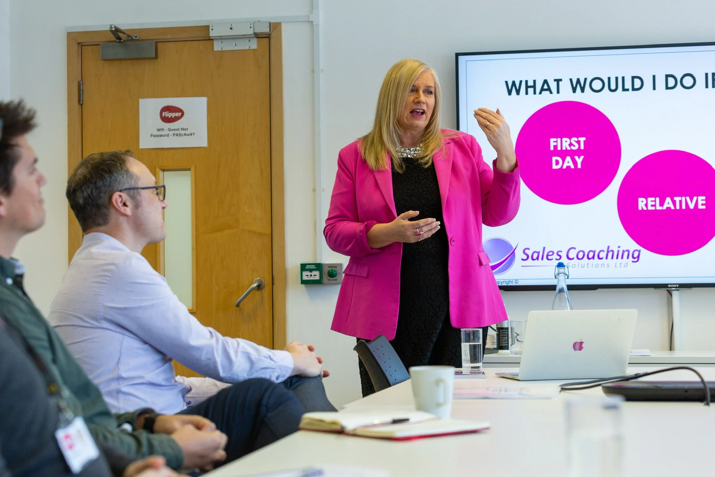 SMASH IT! Training Intrapreneurship  