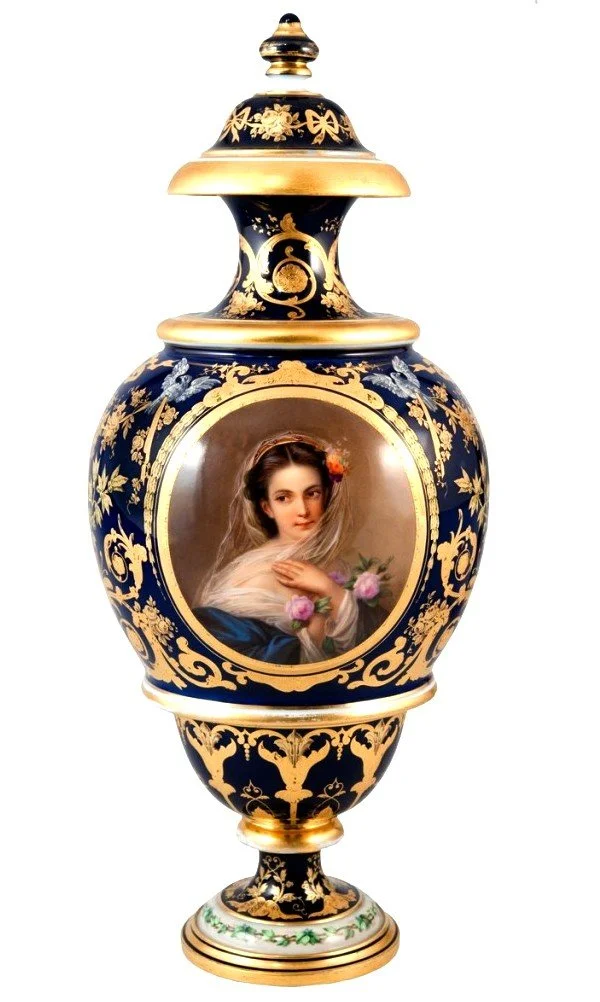 Antique Vase — The Real Gear from Tarkov