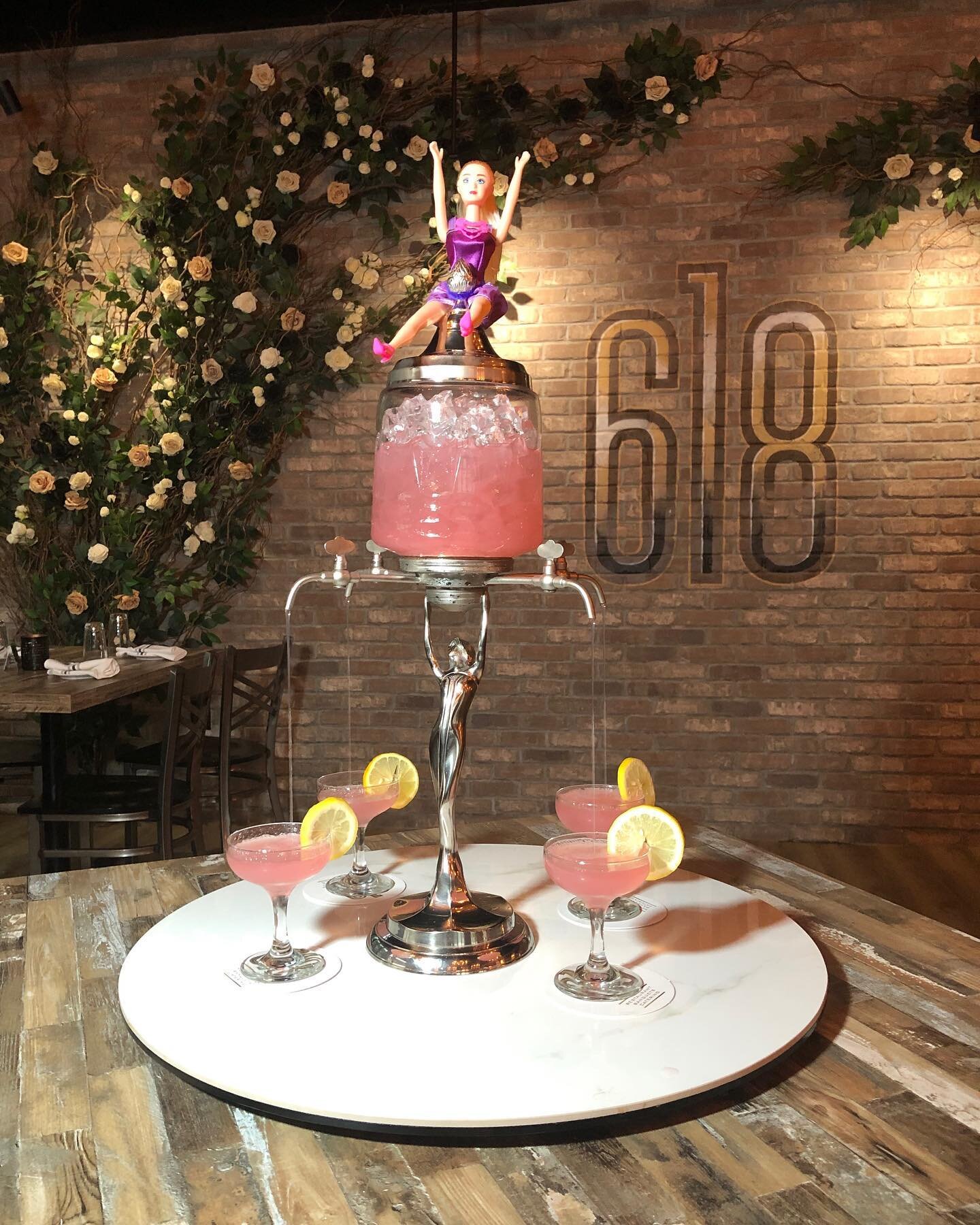 🎶 I&rsquo;m a Barbie girl, in a.. 🎶 

Barbie World 🌎 
Vodka | Passoa Passionfruit | Pineapple  Lemon

FOUNTAIN ⛲️ COCKTAILS
✨Now available at 618!✨

6 servings of the most delicious and innovative cocktails to share table side 

Grab your friends 
