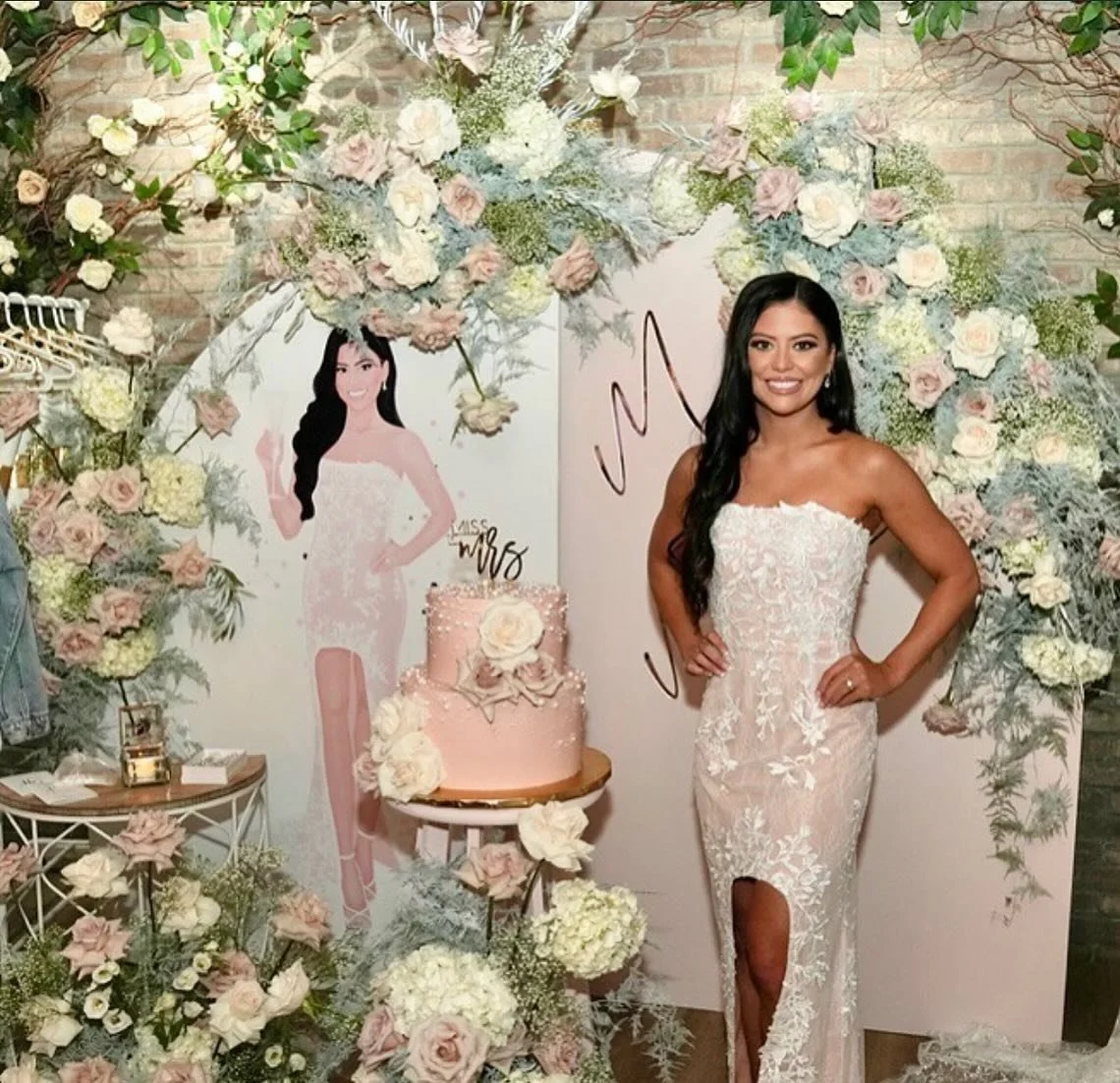 ✨ From Miss to Mrs. ✨The perfect start to forever. 💍Every detail came together flawlessly with stunning blooms, elegant design and the perfect space to bring it all to life.

🌸 Event &amp; Floral Design: @yamiletheeventplanner
🪩 Custom Sign: @aver