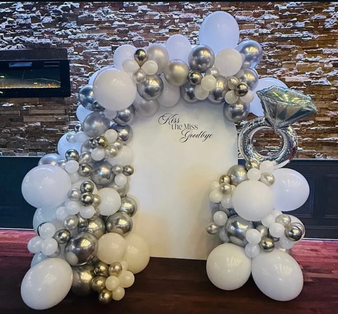 ✨💋 Kissing the Miss Goodbye 💋✨
Honoring the bride-to-be and can we talk about these spectacular balloons?! 🎈😊 Cheers to new beginnings, unforgettable memories and the journey from Miss to Mrs! 💍✨Let 618 host your next unforgettable celebration. 