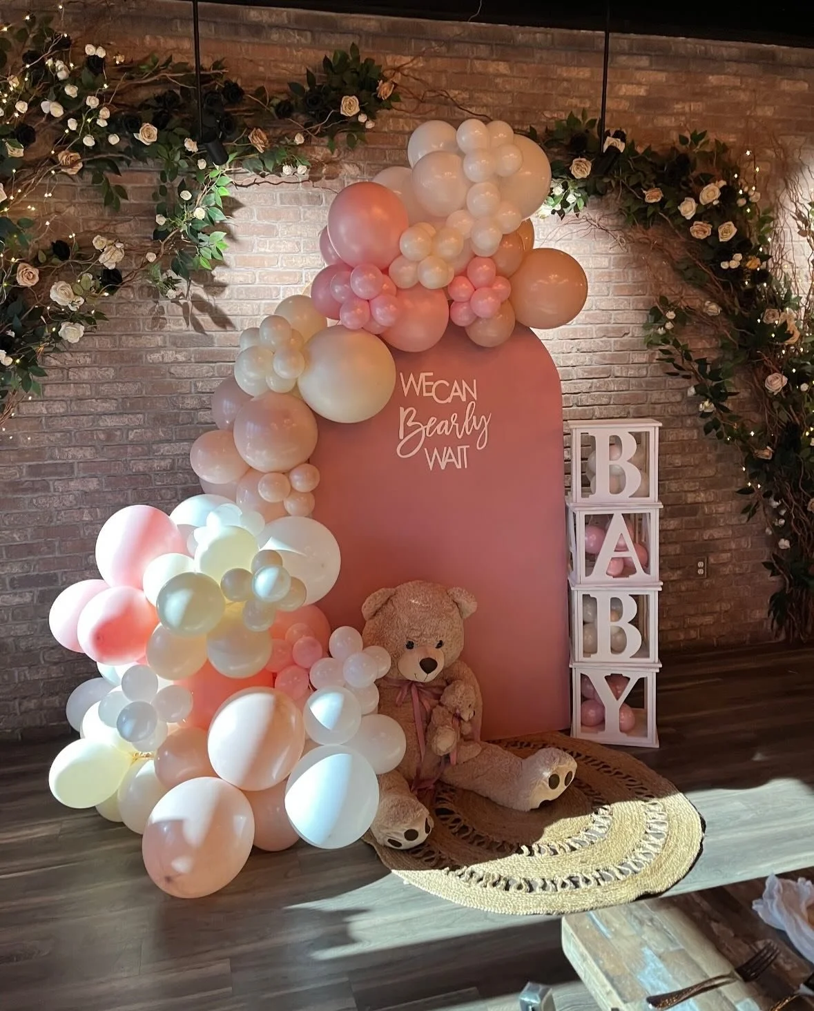 Soft tones, sweet details and so much love 🤍Celebrating Christina and her little one with the cutest bear-themed shower. We can &ldquo;bearly&rdquo; wait to meet you!🧸✨