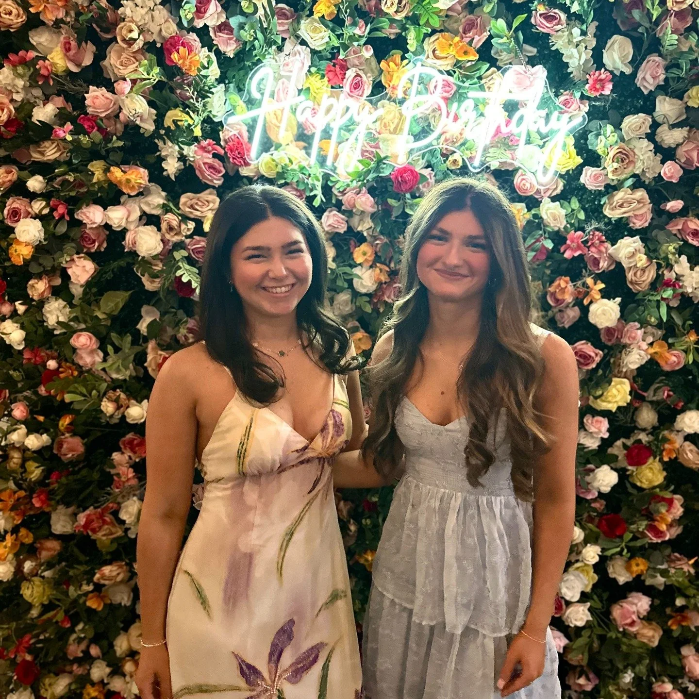 Double the celebration, double the sweetness. 🌸
This floral-themed Sweet 16 for Lily and Julia was filled with pastel balloons, cascading blooms, and a stunning dessert display that made the night feel like a garden dream. A beautiful way to celebra