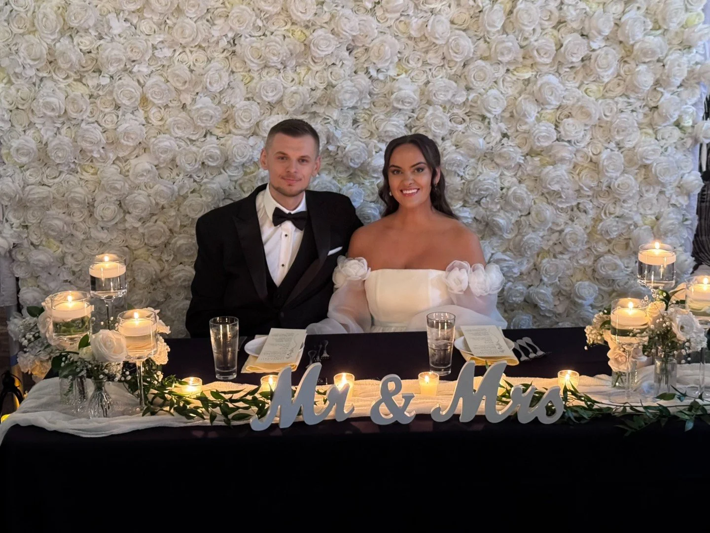 Five years, one incredible love, and a beautiful new &ldquo;I do&rdquo; 💍✨ Celebrated with the sweetest details&mdash;cake by @chocolatecarousel, florals by @paradise_flowers100, favors by @The_Sweet_Social, and glam by @whiteopalhairco🤍 Cheers to 