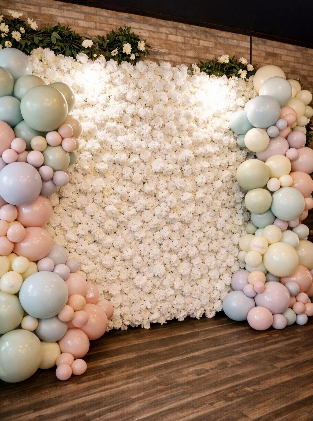 Spring is in full bloom&mdash;indoors! 🌷☁️

Obsessed with this color palette and the incredible flower bar. Such a stunning afternoon spent showering our favorite girl. 💍✨