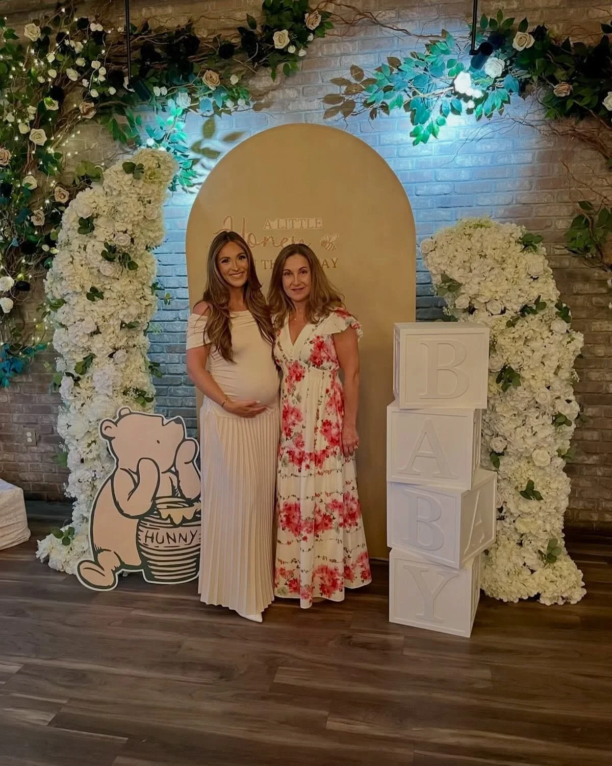Celebrating a beautiful new beginning 💕 This baby shower in our All Seasons Room was filled with love, laughter, and the sweetest details. The perfect setting for such a special day.
