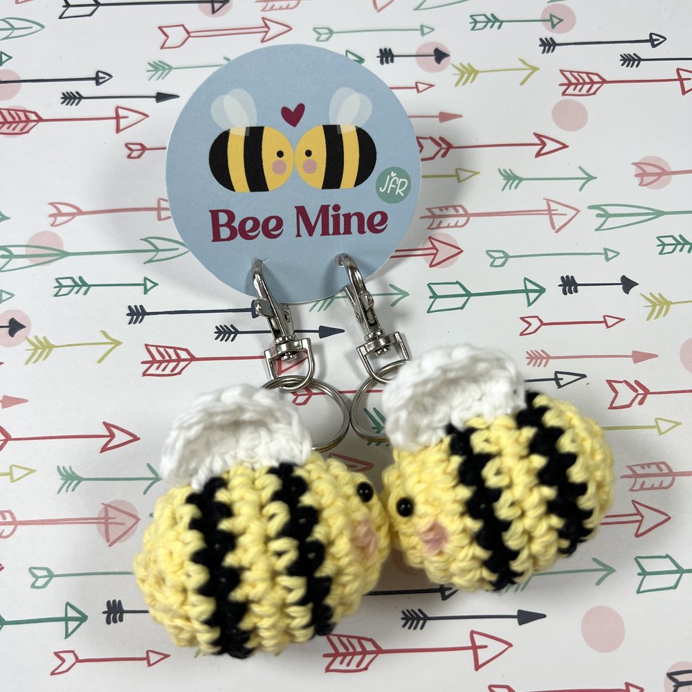 Bee Love - Juego de Llaveros Abejas a crochet para parejas o mejores amigos  — Juliefruuu