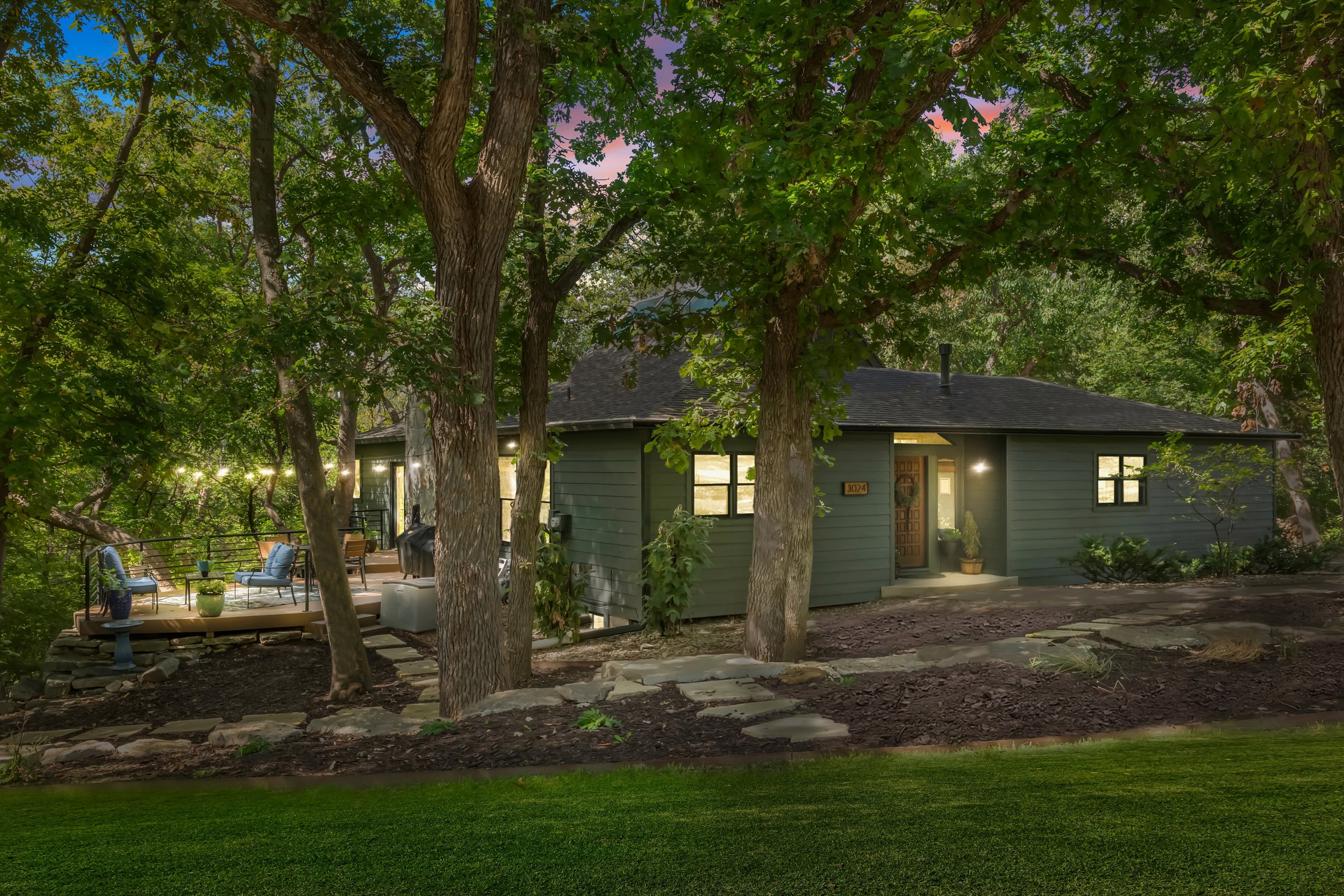 3024-briaroak-exteriors-alliance-darcy_0925_Emma_Tuttle_023-twilight-Edit.jpg