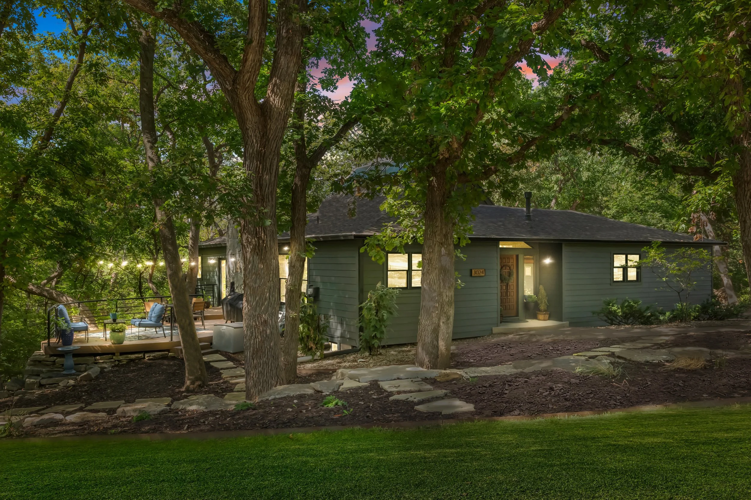 3024-briaroak-exteriors-alliance-darcy_0925_Emma_Tuttle_023-twilight-Edit.jpg