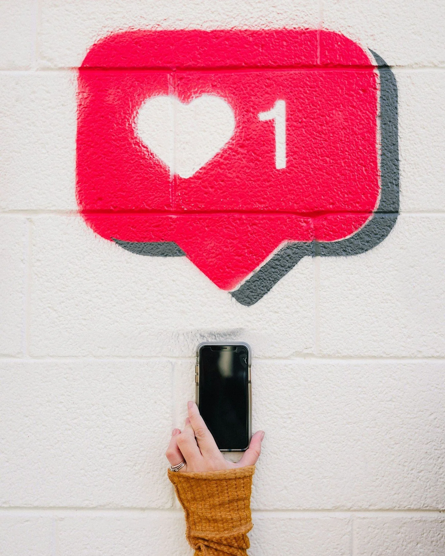 We are seeking an experienced, highly organised Receptionist, Clinic Assistant &amp; Social Media Coordinator to join our professional team at our Leeds Aesthetic clinic on a part-time, permanent basis.

This is a multi-faceted position combining fro