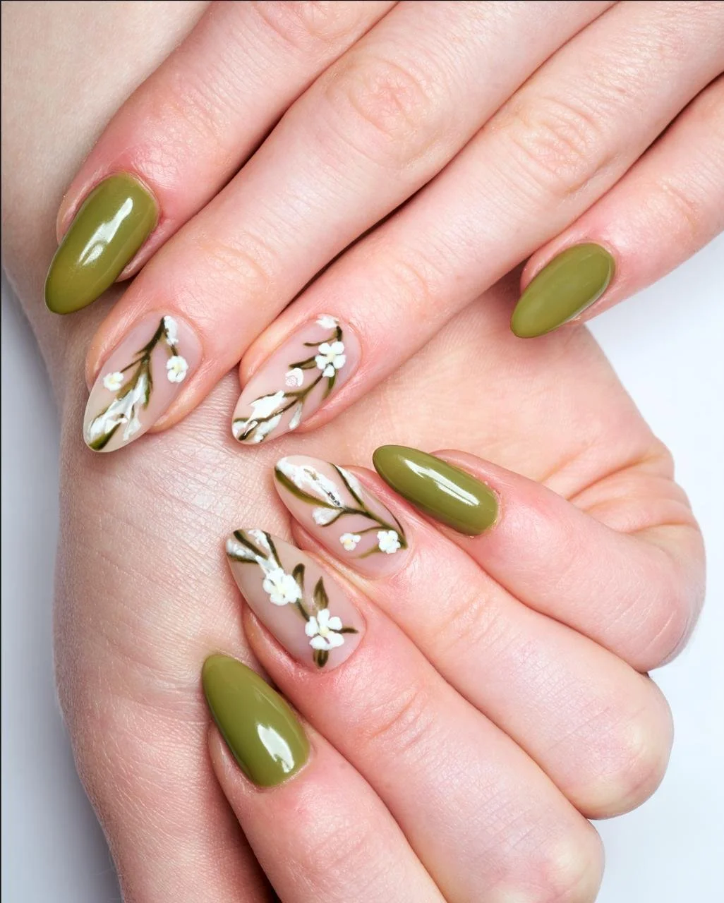 💅✨ WE&rsquo;RE HIRING | Nail Technicians ✨💅
📍 Pangbourne, Berkshire (RG8)

Love nails, creativity and making clients feel amazing? Join our vibrant salon team where your talent can grow and your passion can thrive.

We&rsquo;re looking for a confi