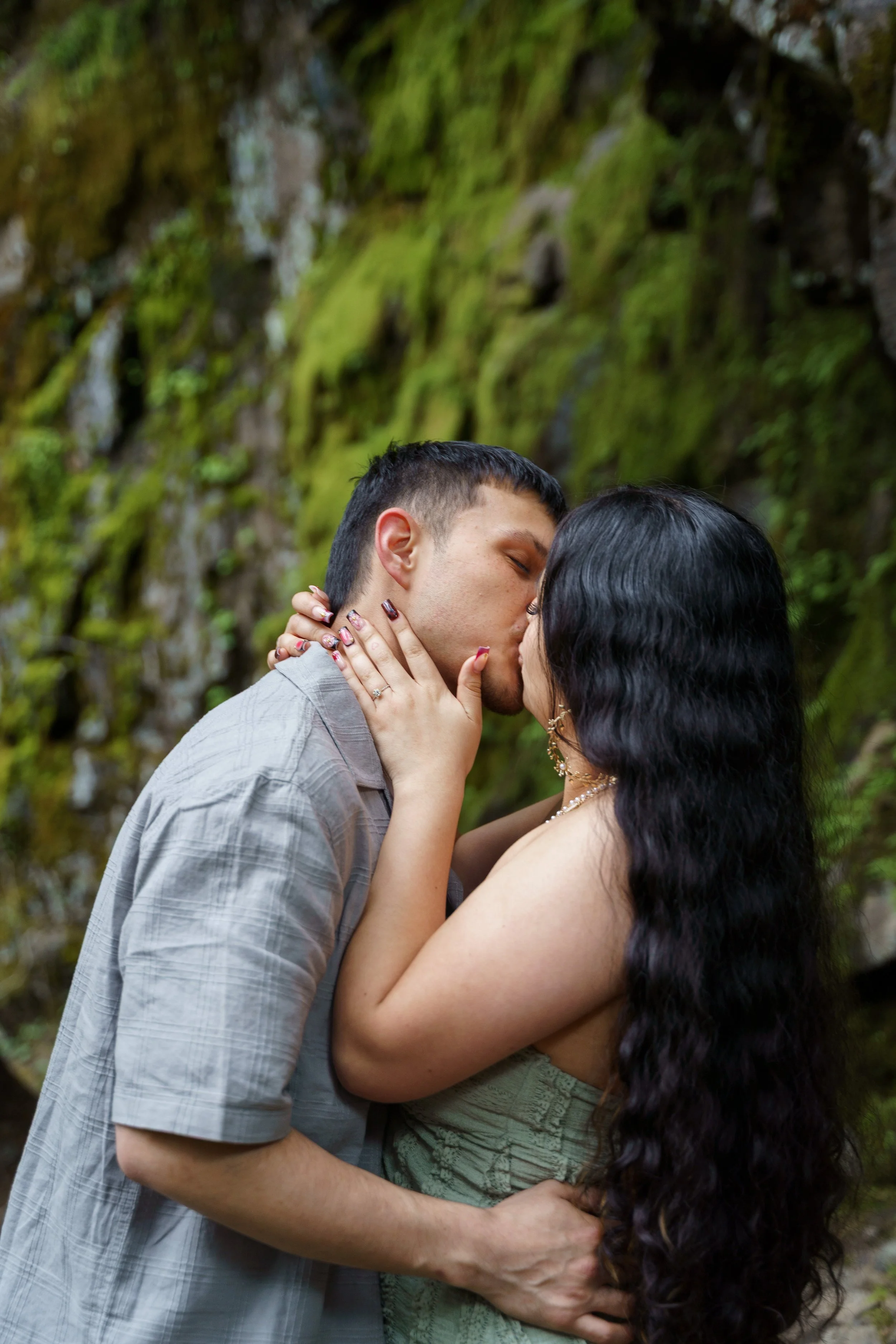 surprise-proposal-photos-panther-creek-falls-washington-state-consciously-captured-photography-063.jpg