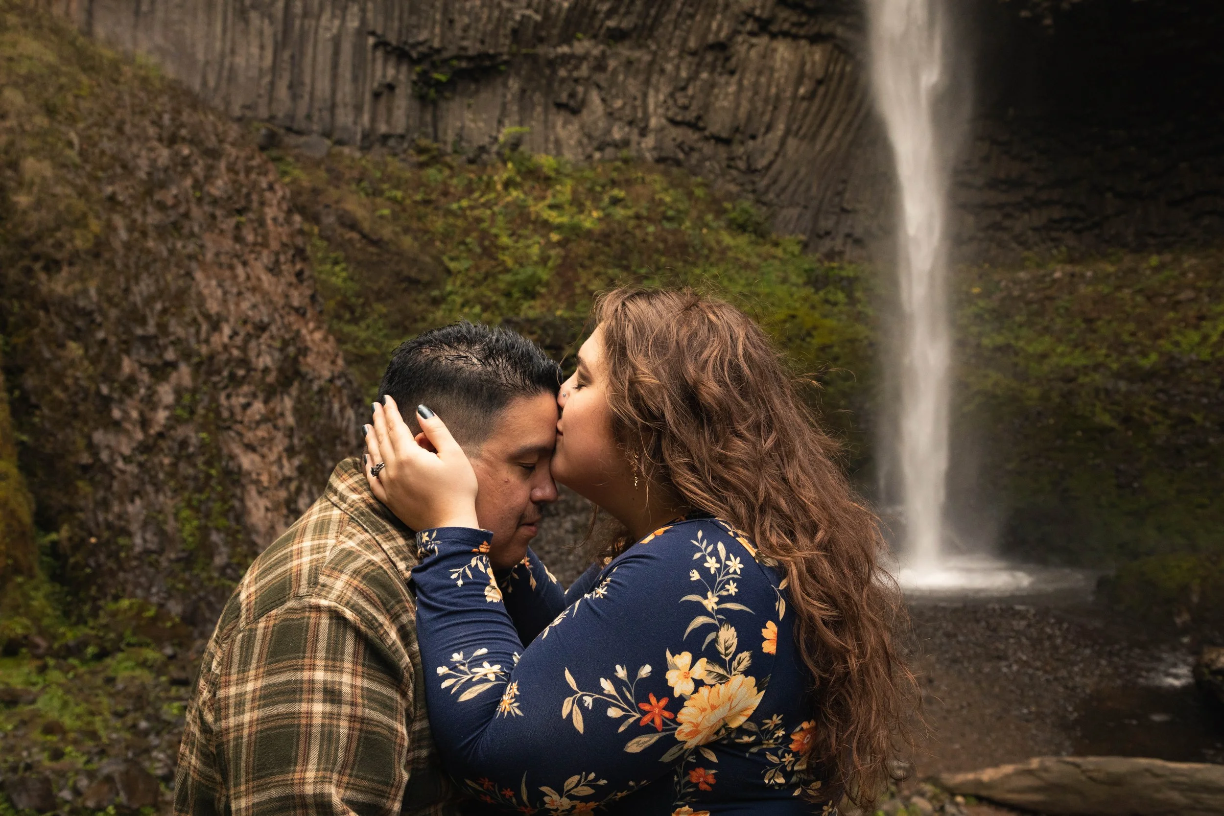 columbia-river-gorge-engagement-photos-latourell-falls-consciously-captured-photography-002.jpg