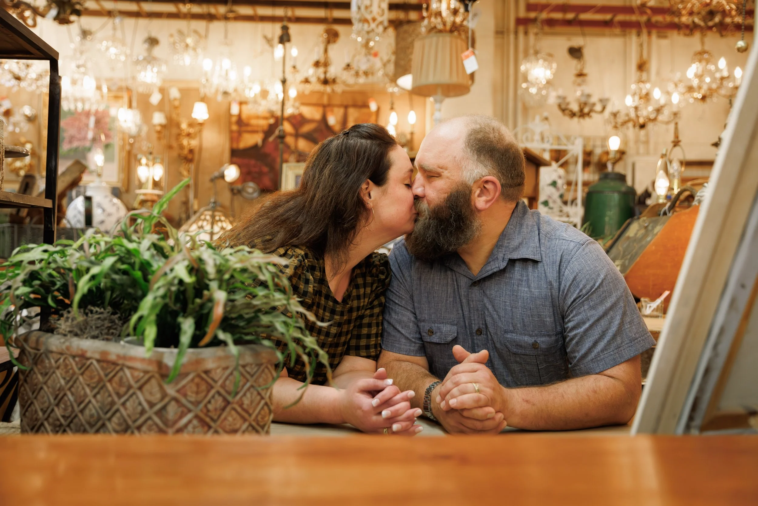 kelsie-joe-engagement-photos-monticello-antiques-portland-oregon-consciously-captured-015.jpg