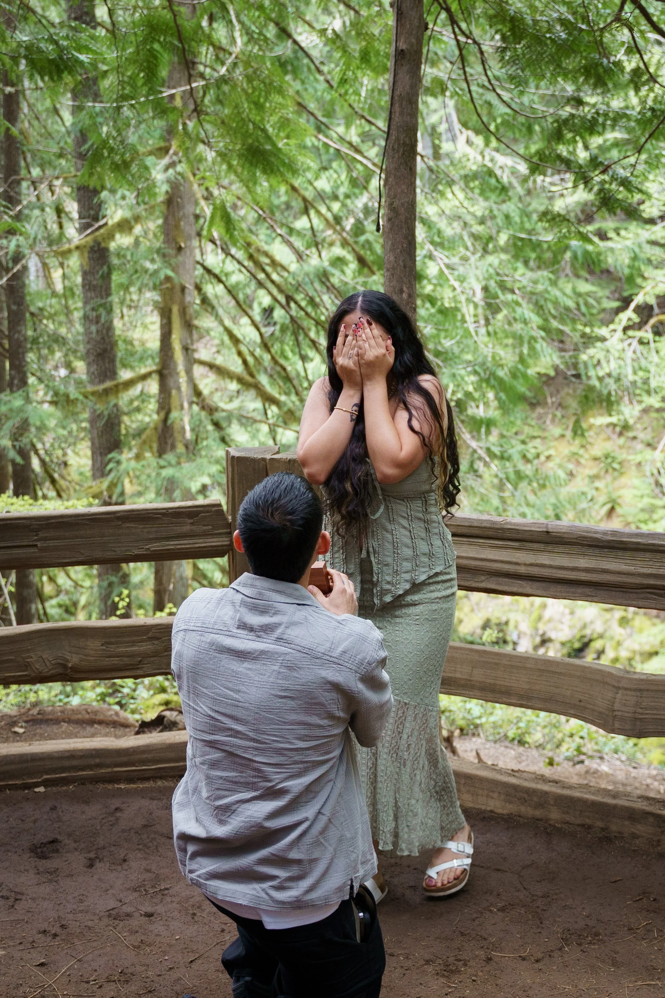 surprise-proposal-photos-panther-creek-falls-washington-state-consciously-captured-photography-006.jpg