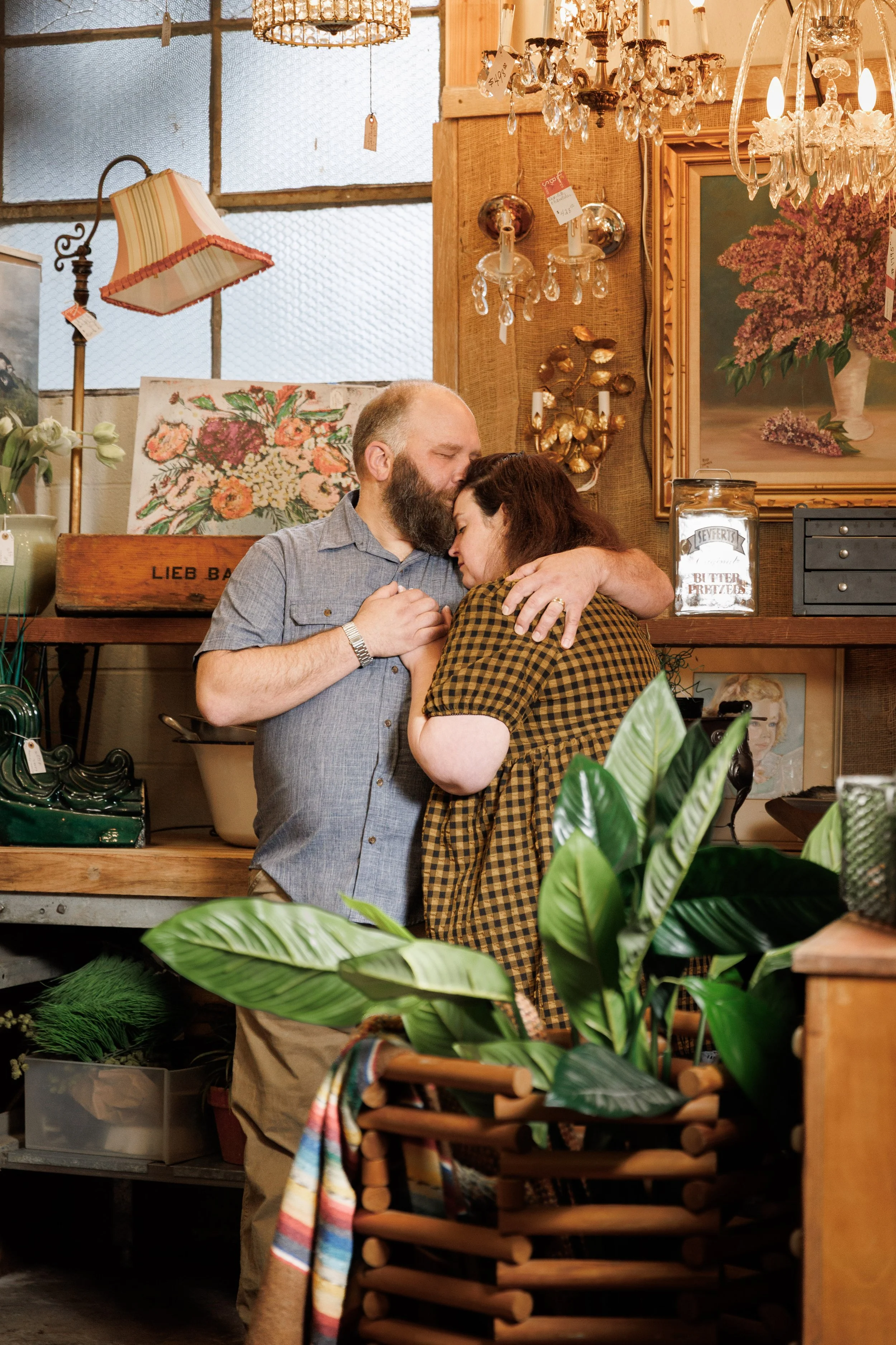 kelsie-joe-engagement-photos-monticello-antiques-portland-oregon-consciously-captured-011.jpg