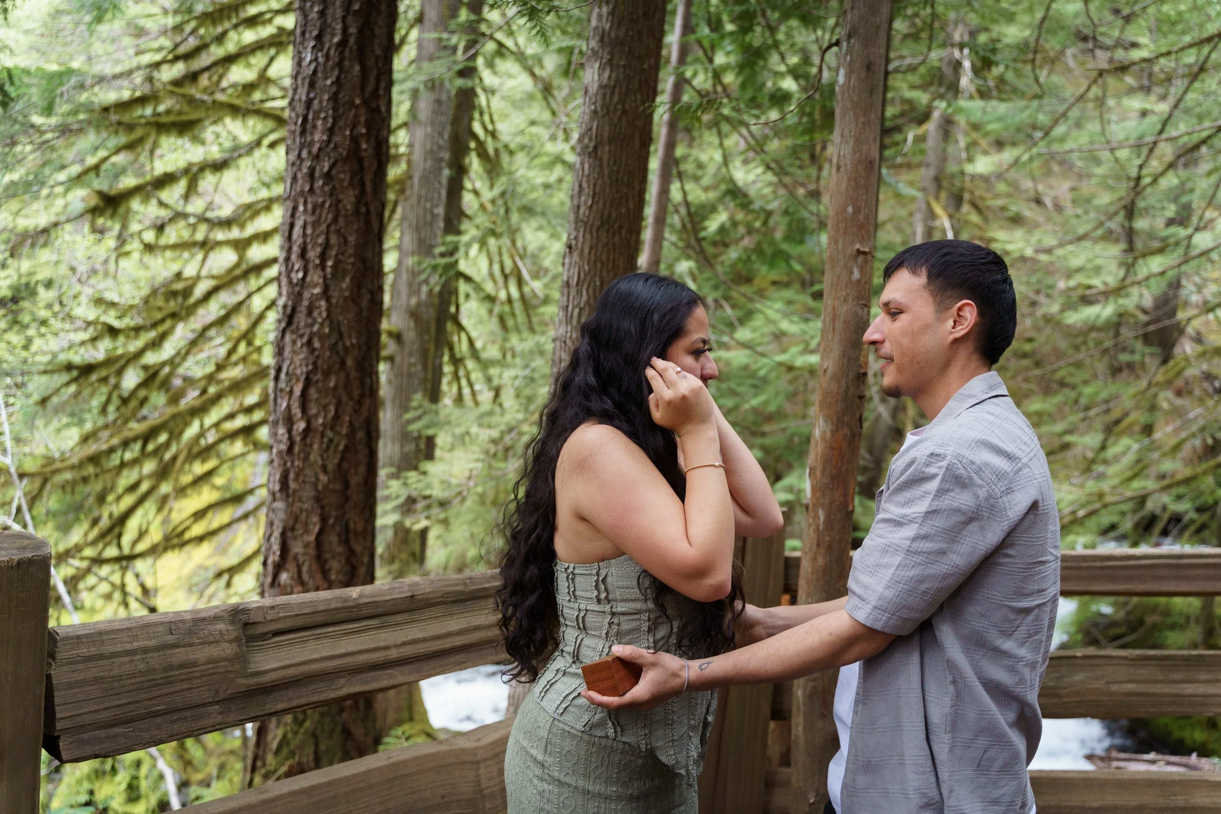 surprise-proposal-photos-panther-creek-falls-washington-state-consciously-captured-photography-015.jpg