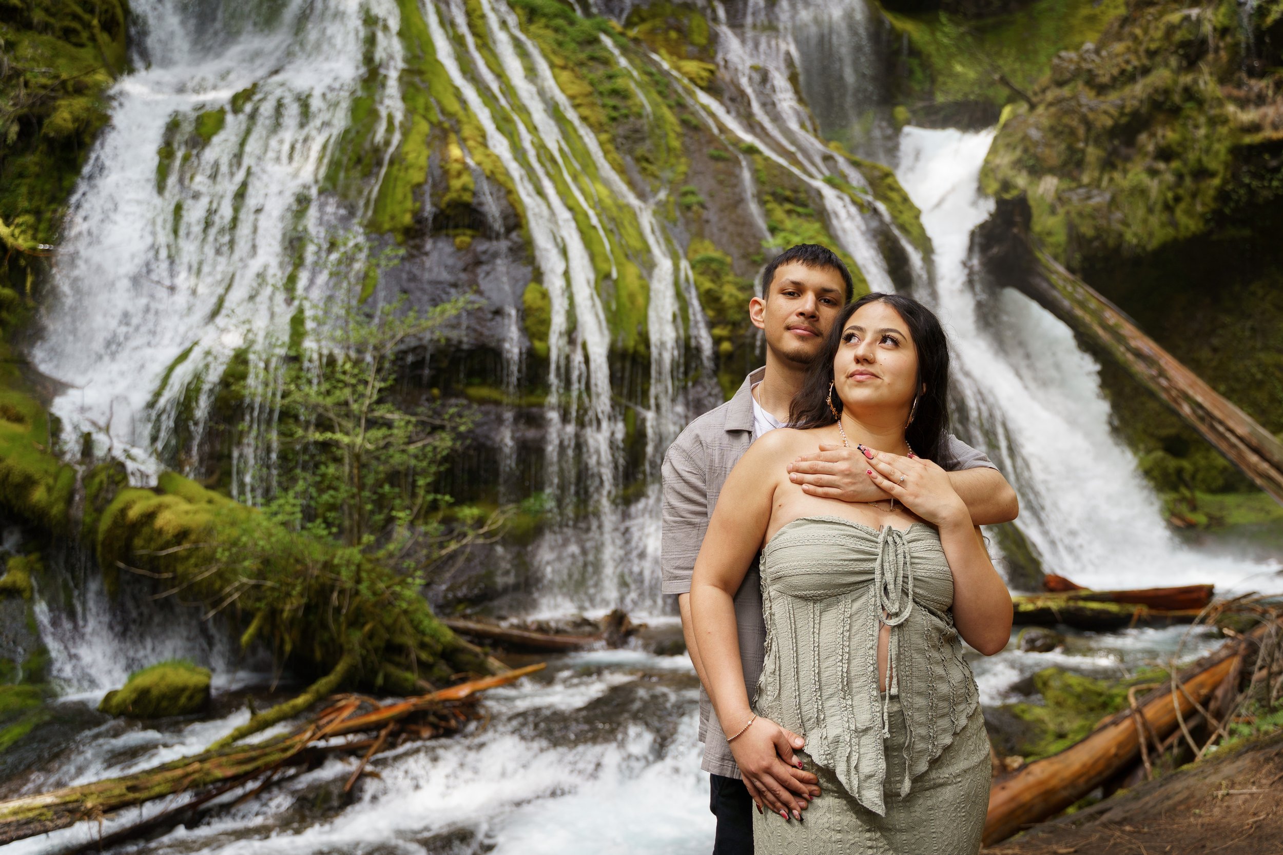 surprise-proposal-photos-panther-creek-falls-washington-state-consciously-captured-photography-045.jpg