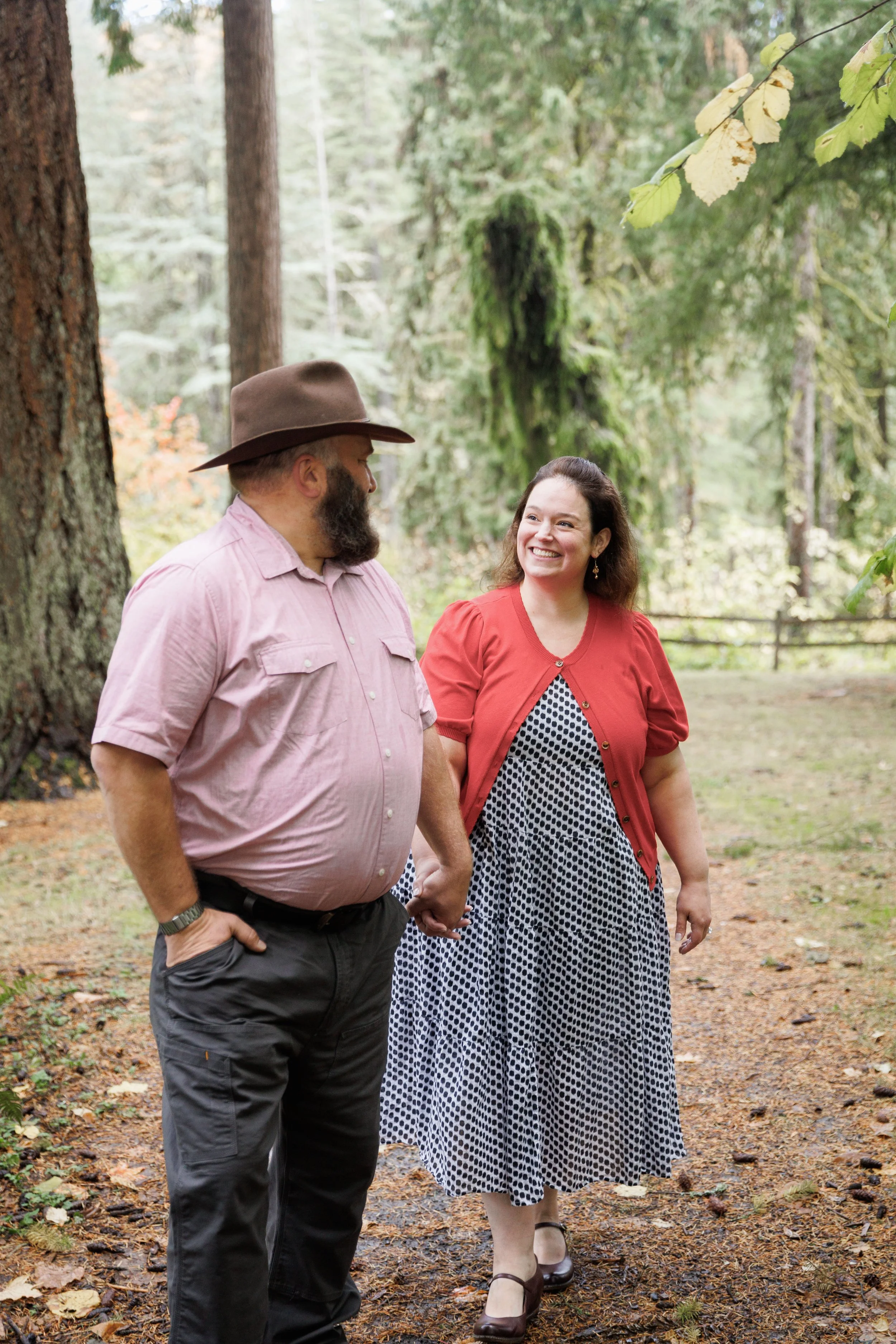 kelsie-joe-engagement-photos-monticello-antiques-portland-oregon-consciously-captured-045.jpg