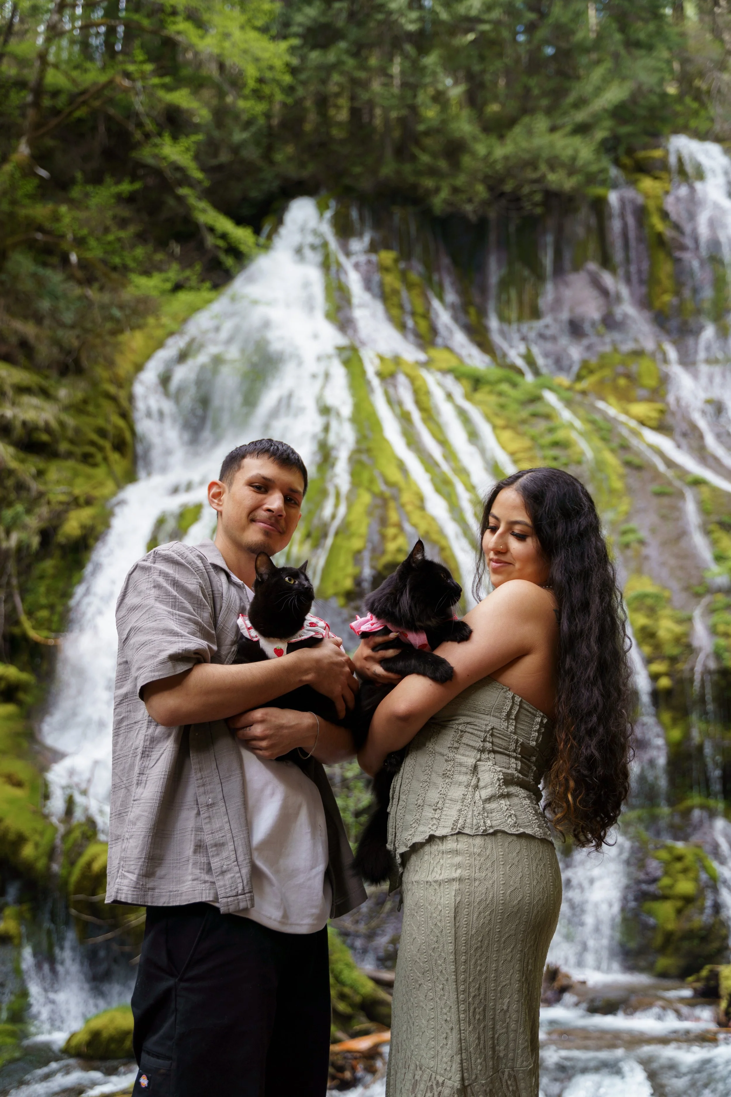 surprise-proposal-photos-panther-creek-falls-washington-state-consciously-captured-photography-052.jpg