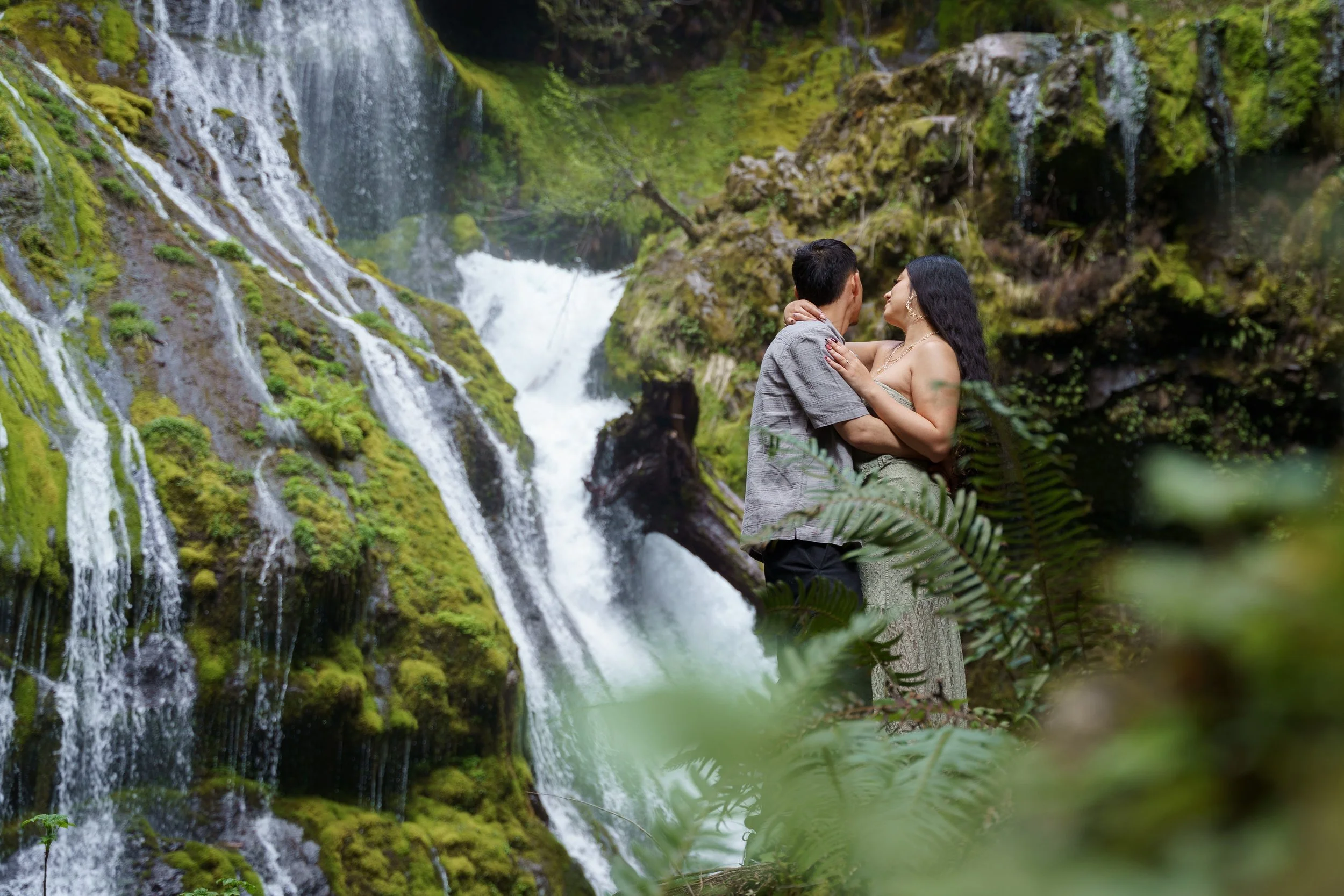 surprise-proposal-photos-panther-creek-falls-washington-state-consciously-captured-photography-038.jpg