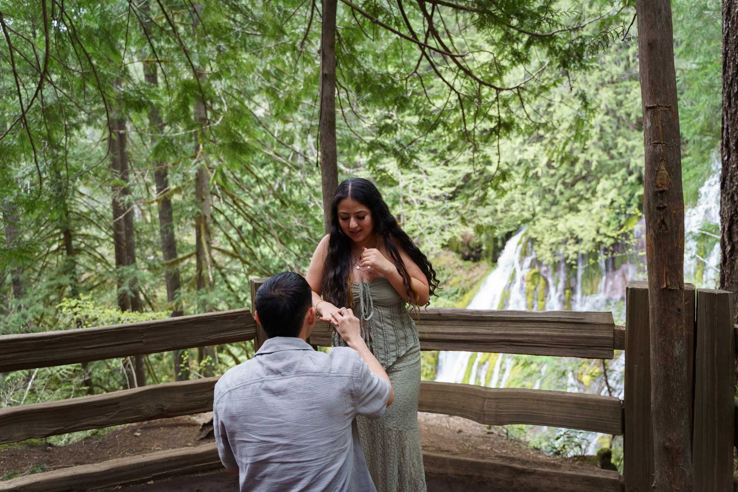 surprise-proposal-photos-panther-creek-falls-washington-state-consciously-captured-photography-010.jpg