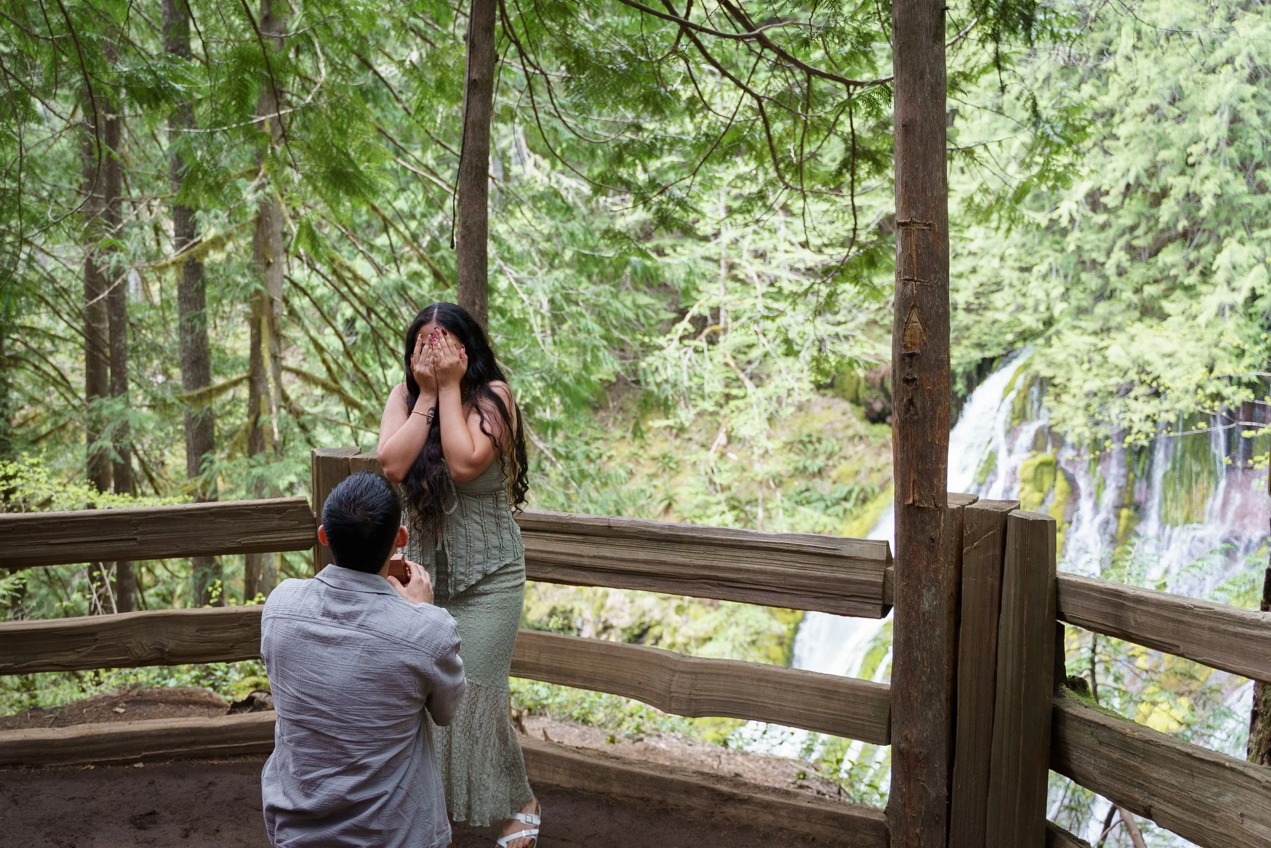 surprise-proposal-photos-panther-creek-falls-washington-state-consciously-captured-photography-005.jpg