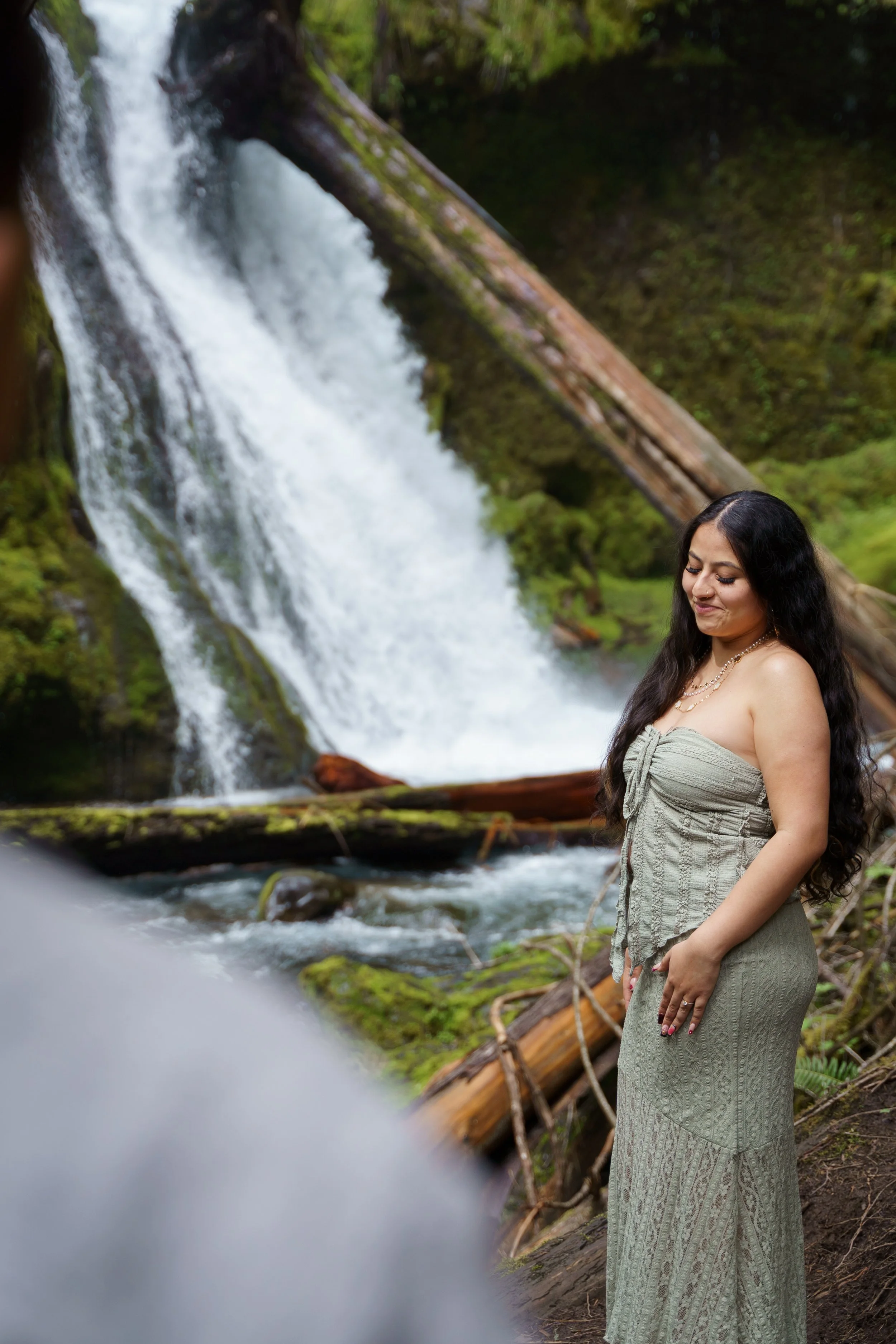 surprise-proposal-photos-panther-creek-falls-washington-state-consciously-captured-photography-050.jpg