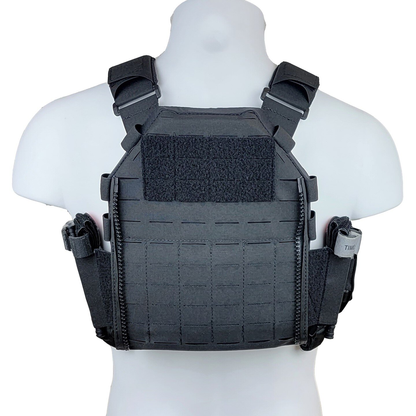 Black DPC from the back

The Build:
-DPC Front Plate Bag (custom size)
-DPC Rear Plate Bag (custom size)
-Micro Molle Placard
-Custom Elastic Insert (Rifle, Body Cam, Pistol)
-Elastic Cummerbund (2.5 Section)
-Mag Wing Left
-Mag Wing Right
-Cuff Pouc