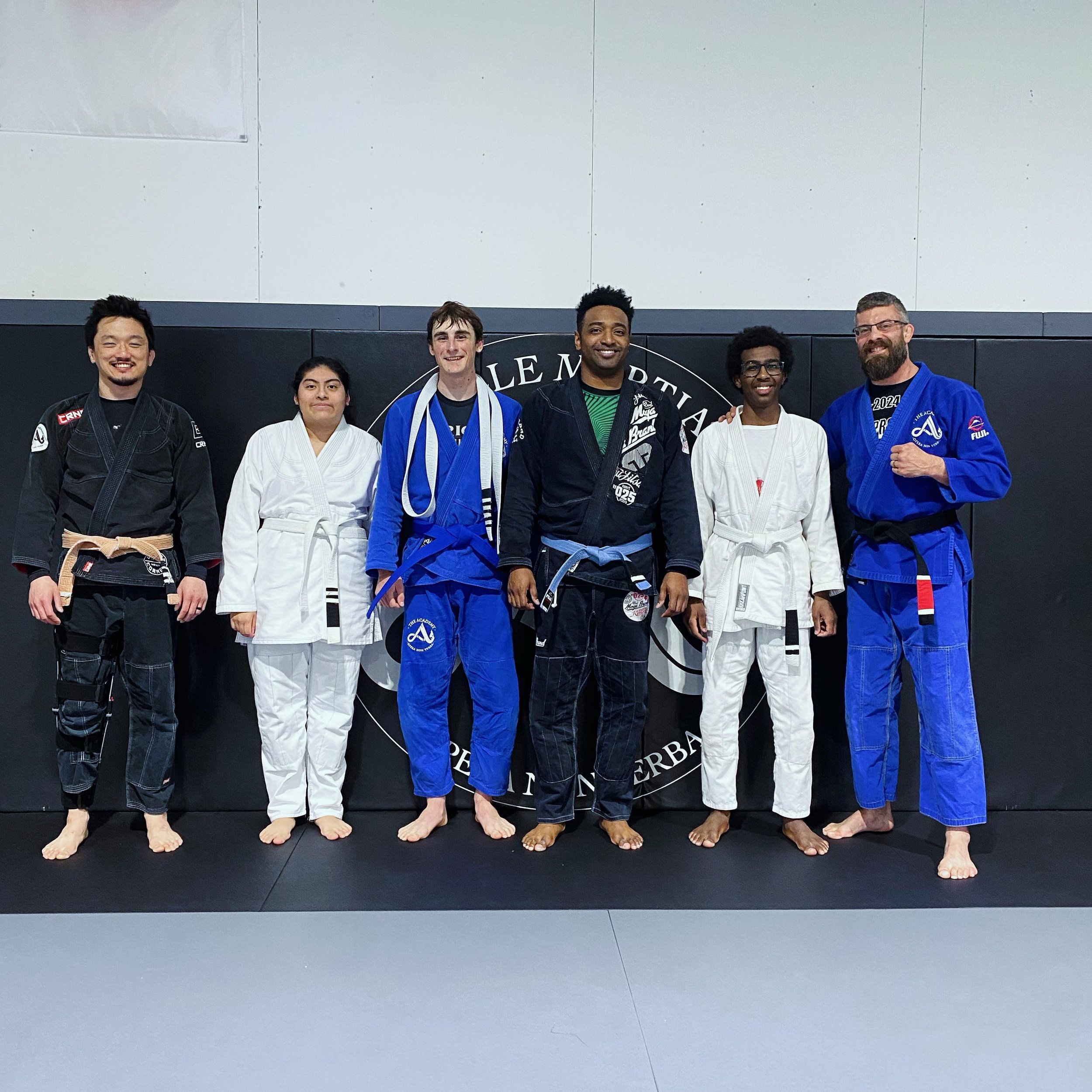 Congratulations to these four for moving up tonight!
Jonas earned his blue belt and Herb, Hannah and Abdi all earned stripes. 🥋
.
.
.
.
#bluebelt #bjj #newstripe #jiujitsu #bjjlifestyle #promotion #rankup #hardworkpaysoff #teamacademy #operanonverba