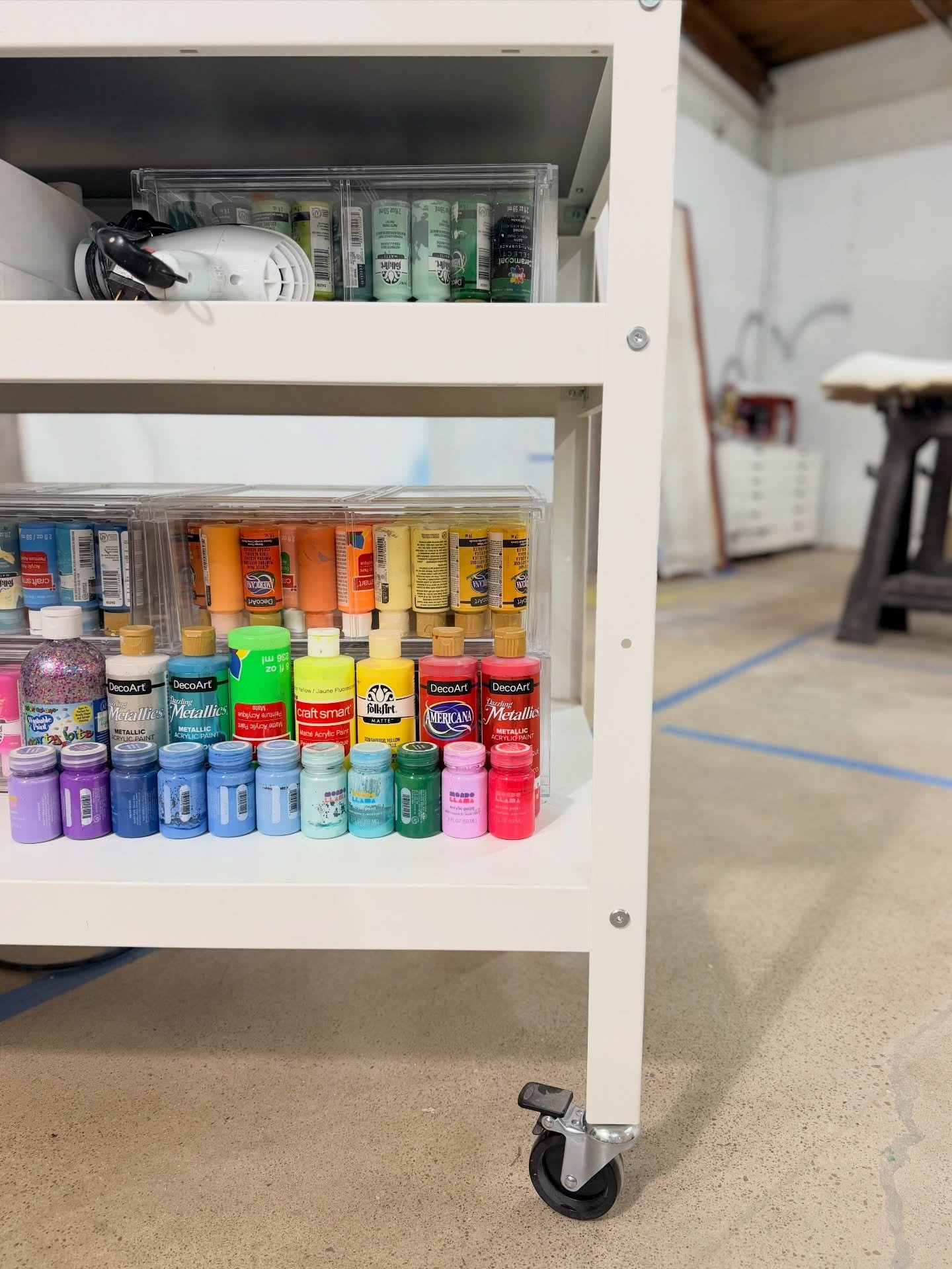 Scenes around the studio this week 

Hand and decor credits: @cleanhandsarmy 
#jesus #yousaiditman

  #popartist #wip