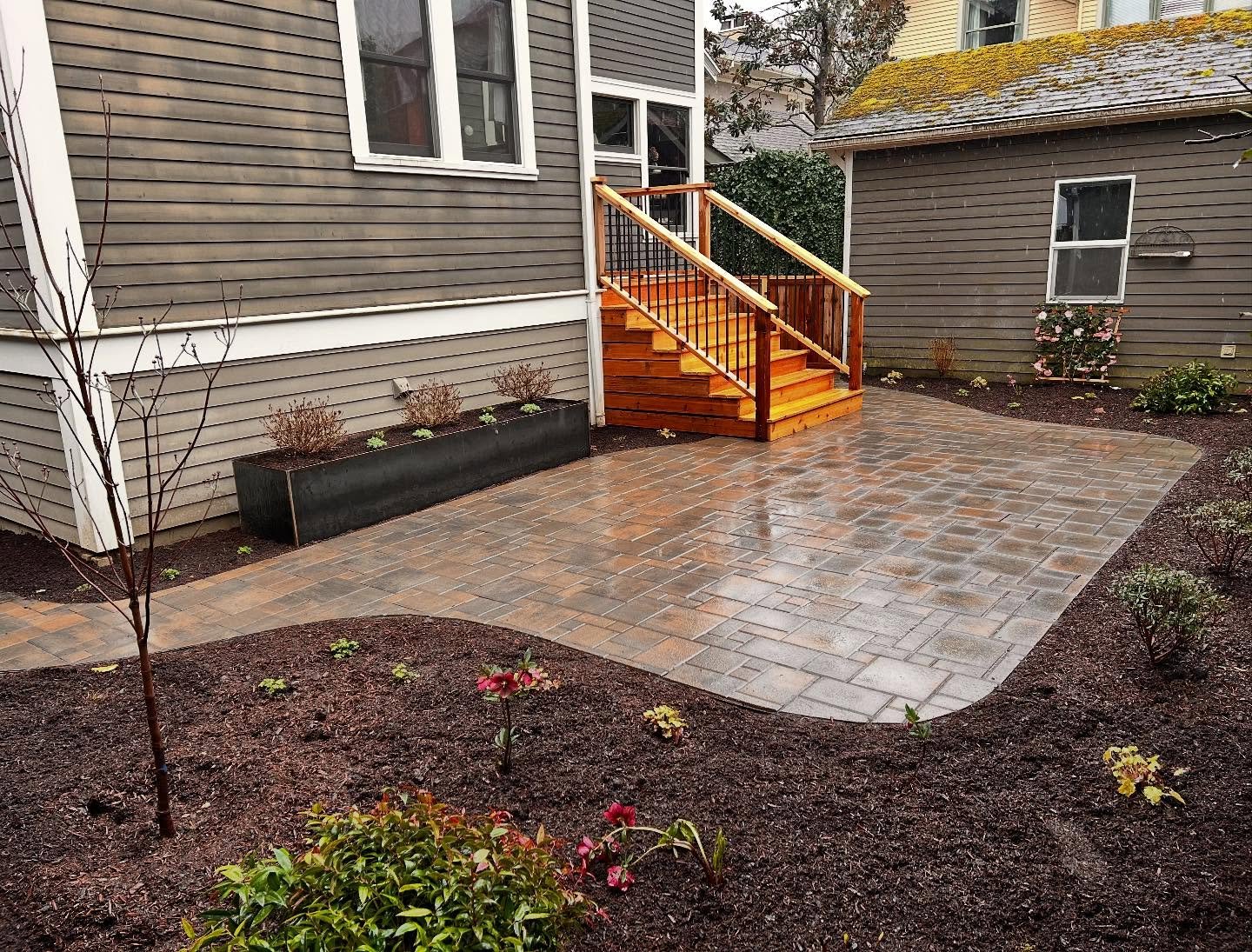 If this isn&rsquo;t one of my faves&hellip;
&bull;
I&rsquo;ll let the pictures speak for themselves. 
&bull;
Designer: yours truly @gardendesignpdx 
Patio: @hurleylandscapeinstallations 
Deck &amp; Fence/Gate: @hurleylandscapeinstallations 
Plants &a