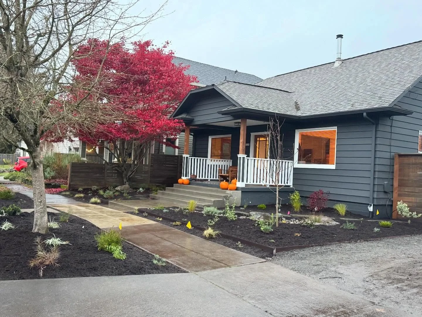 I love me a good ol&rsquo; front yard flip&hellip;.and this one takes the cake. 
&bull;
Amazing clients, easy to work with designer, and all the pieces fell into place just as planned. 
&bull;
Excited to see these plants hug the rain garden and softe