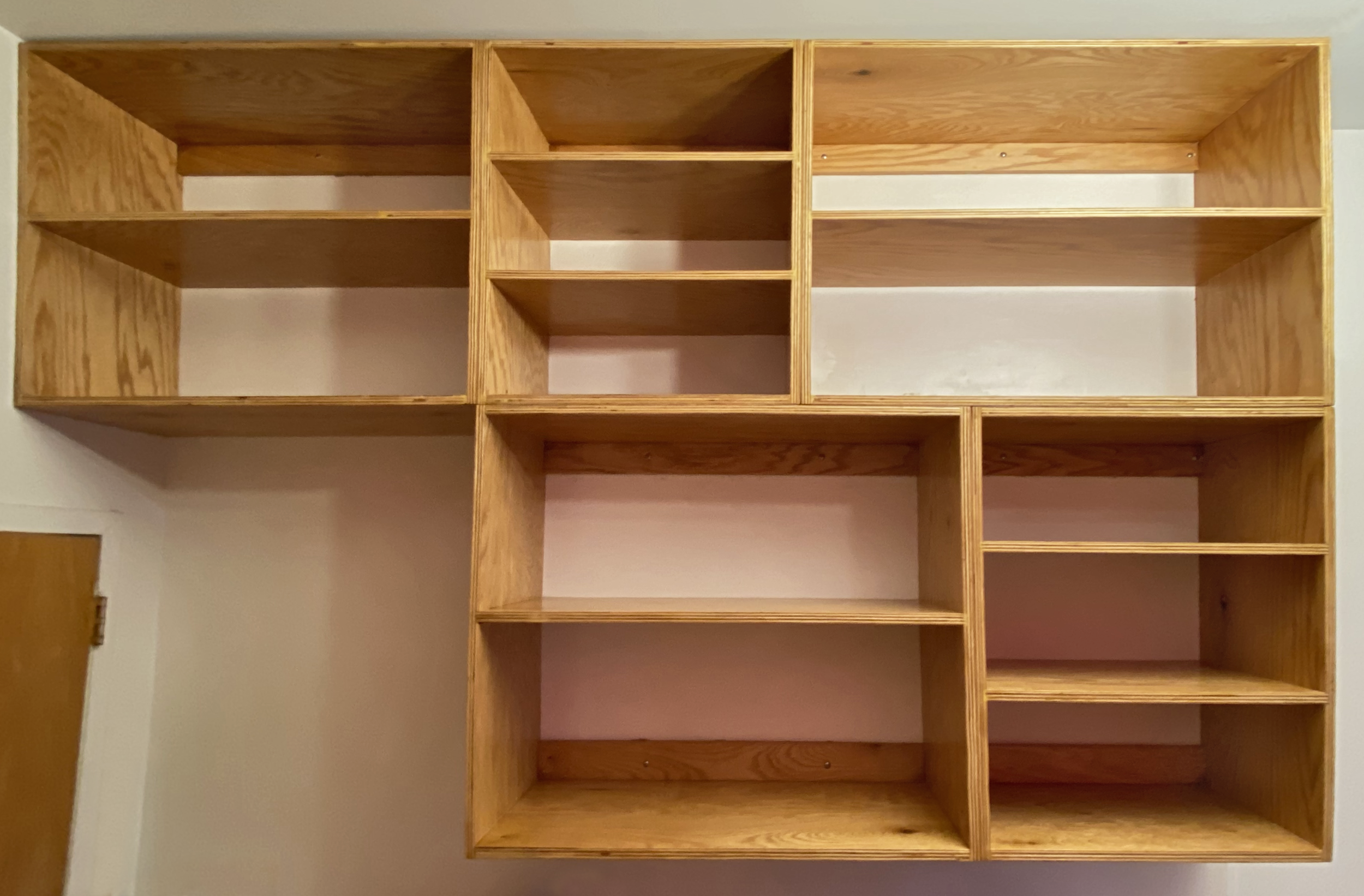 Shelf Unit empty.png