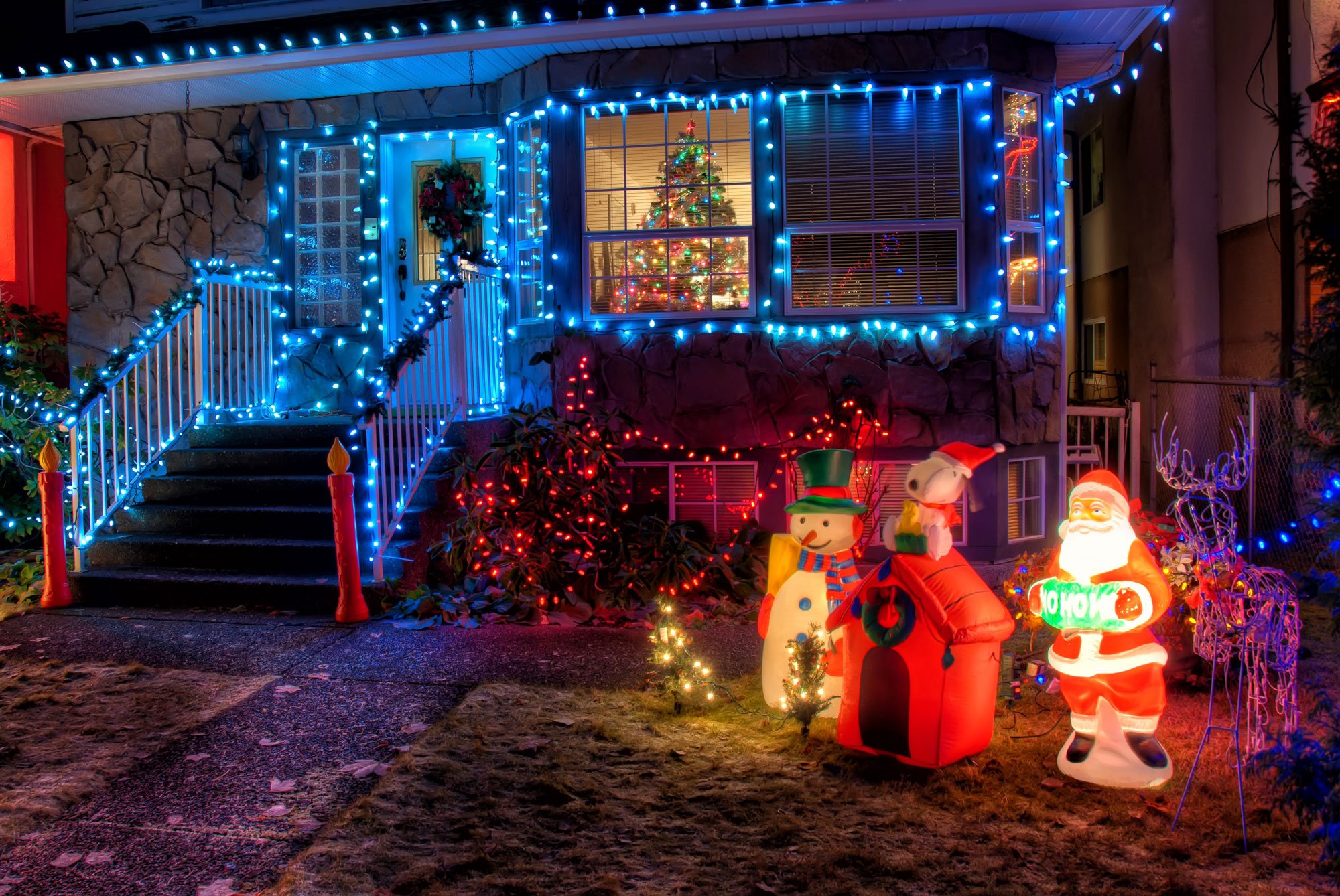 How to store Christmas lights according to experts