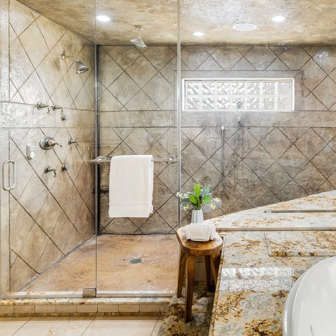 115 Grand View Dr-7.jpg