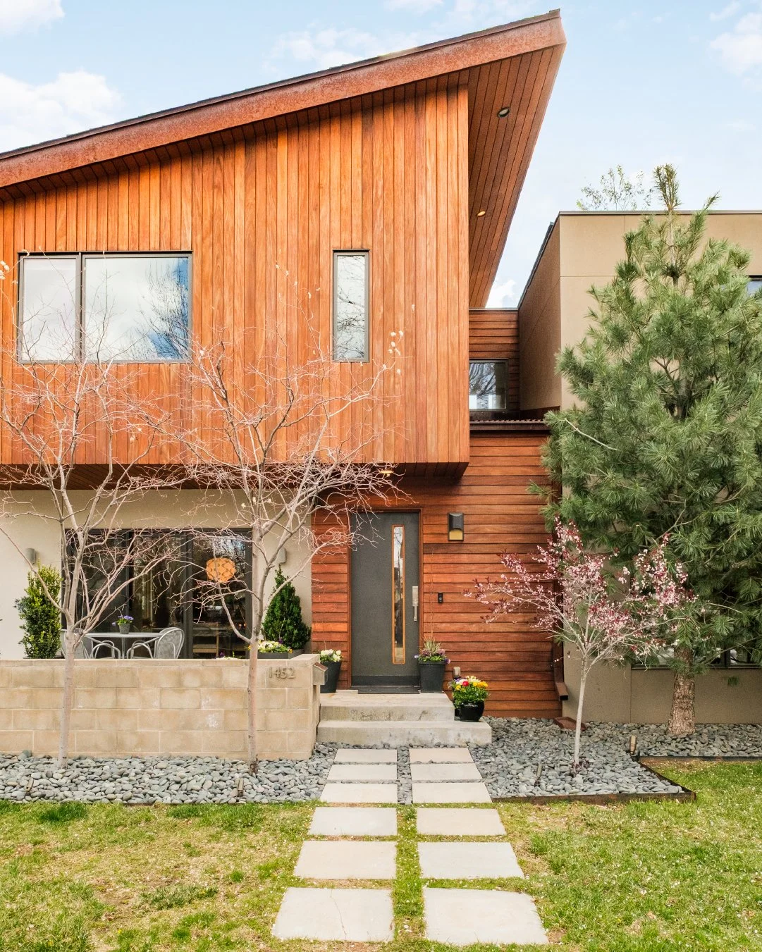 1452 S Washington St-1.jpg