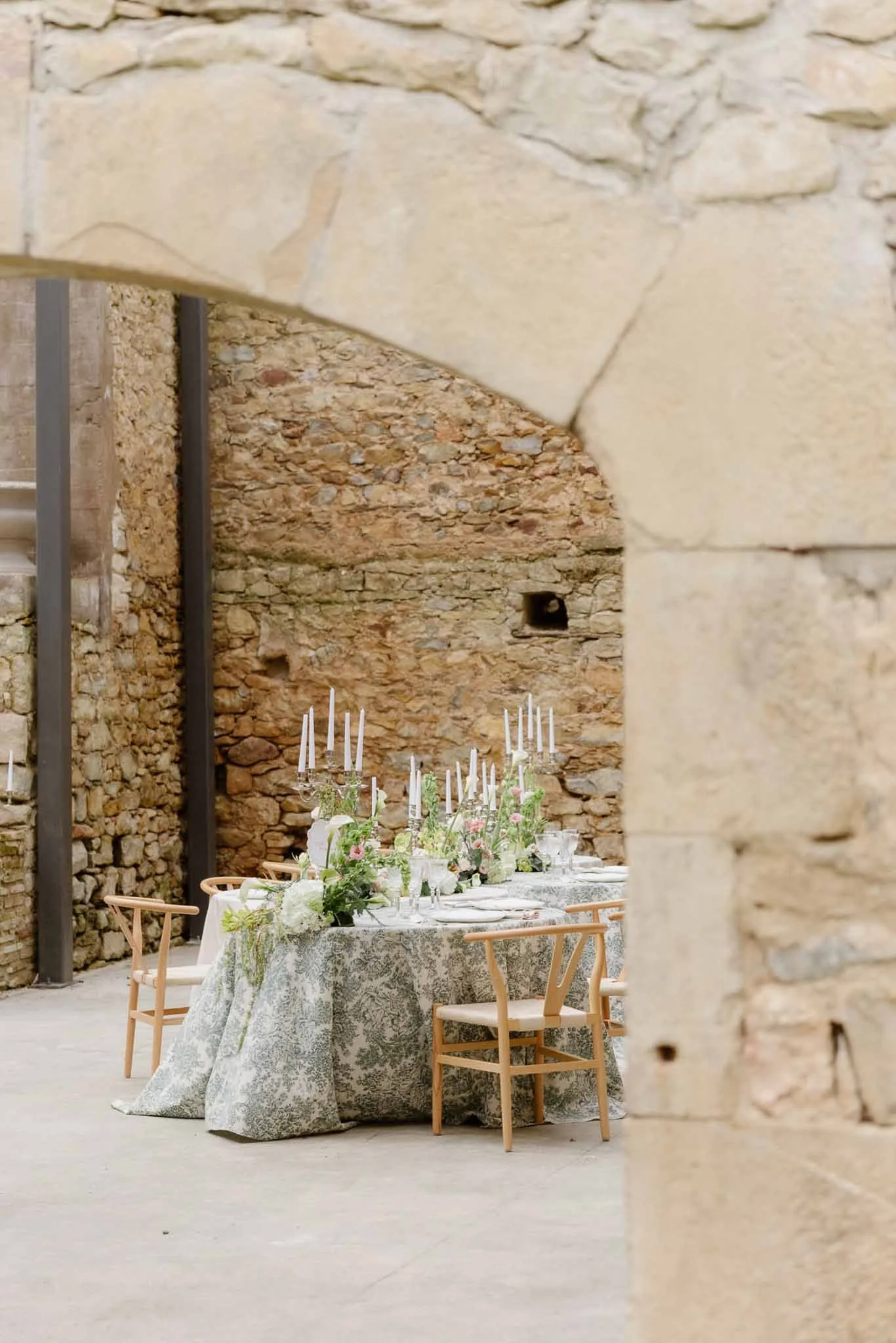 Chateau-du-Pont-Bourget-Lina-Bernard-detail-shot-reception-proper-inside-stone-old-building-room.jpg
